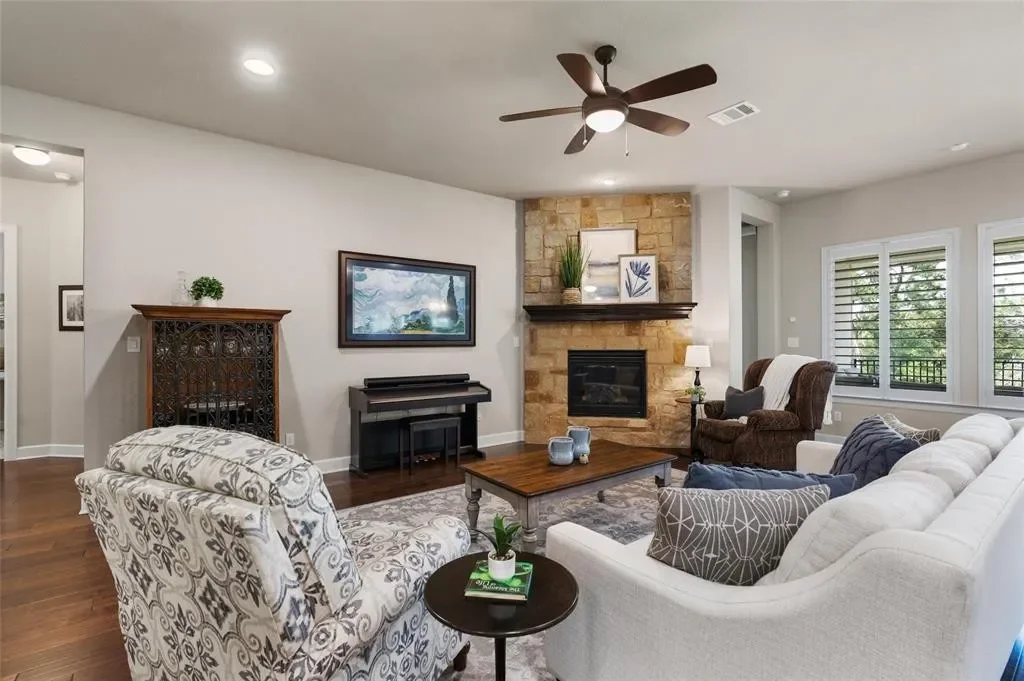 living room 2.webp