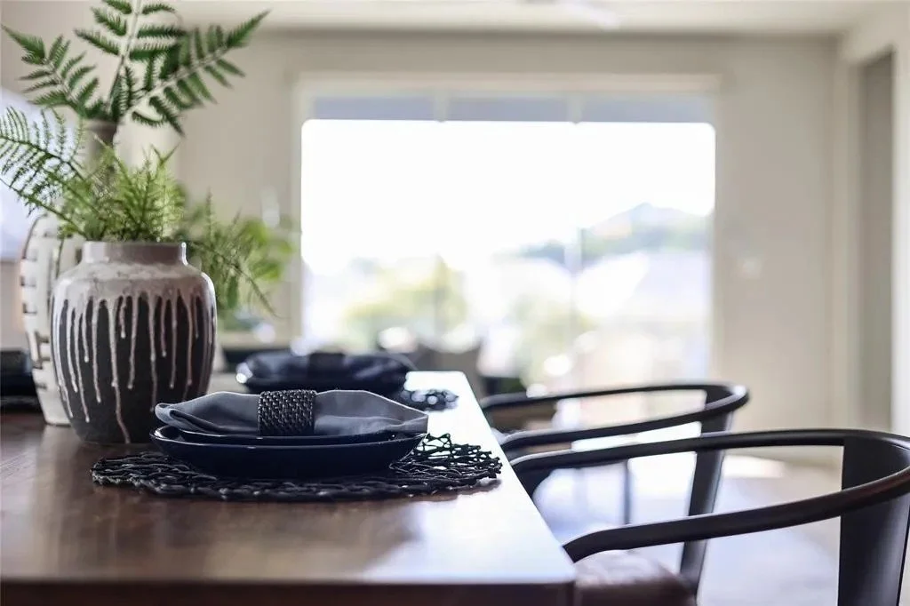 Dining Detail.jpeg