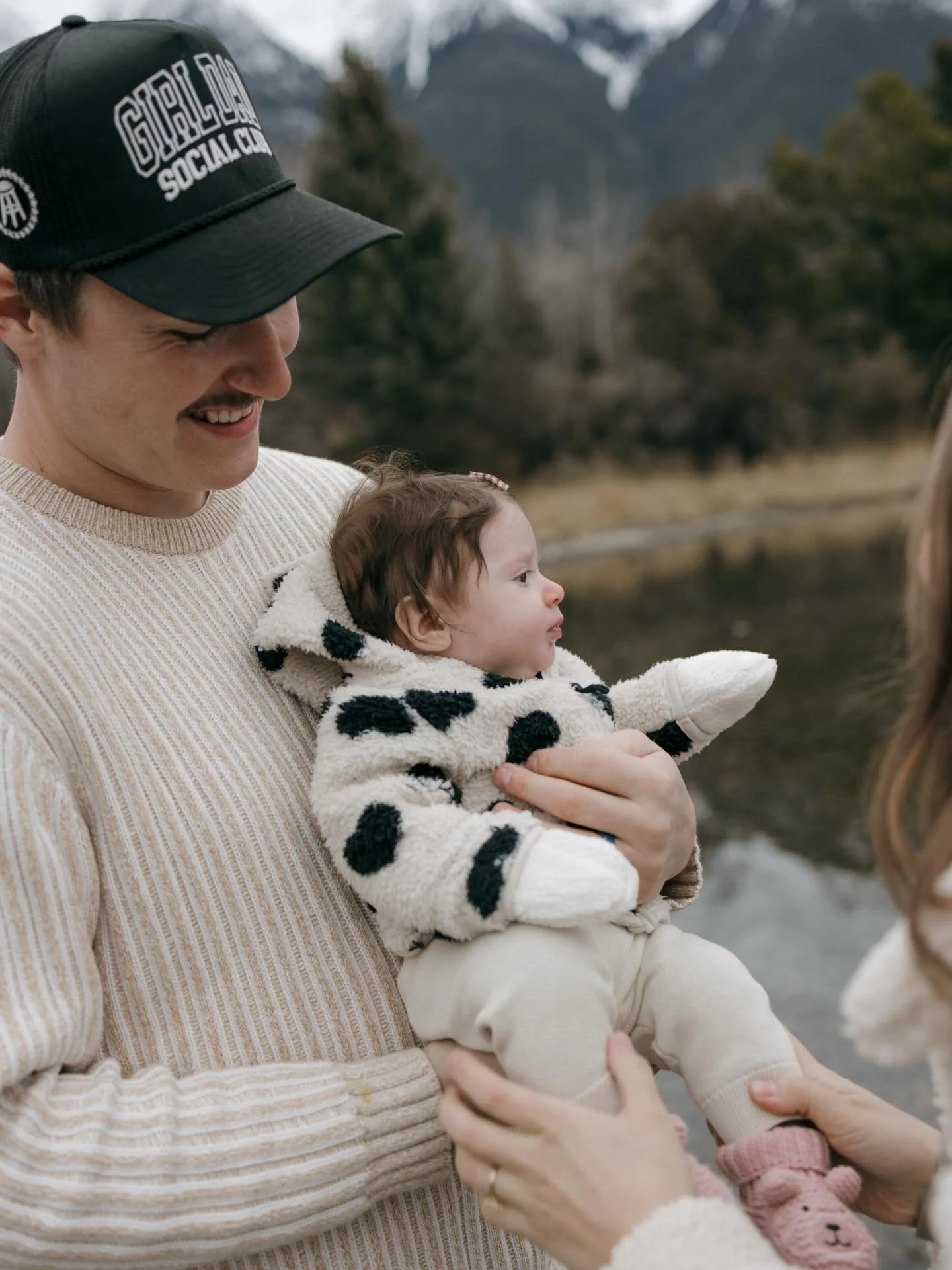 Sweetest holiday session with the loveliest little family.
Sending lot&rsquo;s of extra love today to everyone &mdash; Merry Christmas🤍🎄