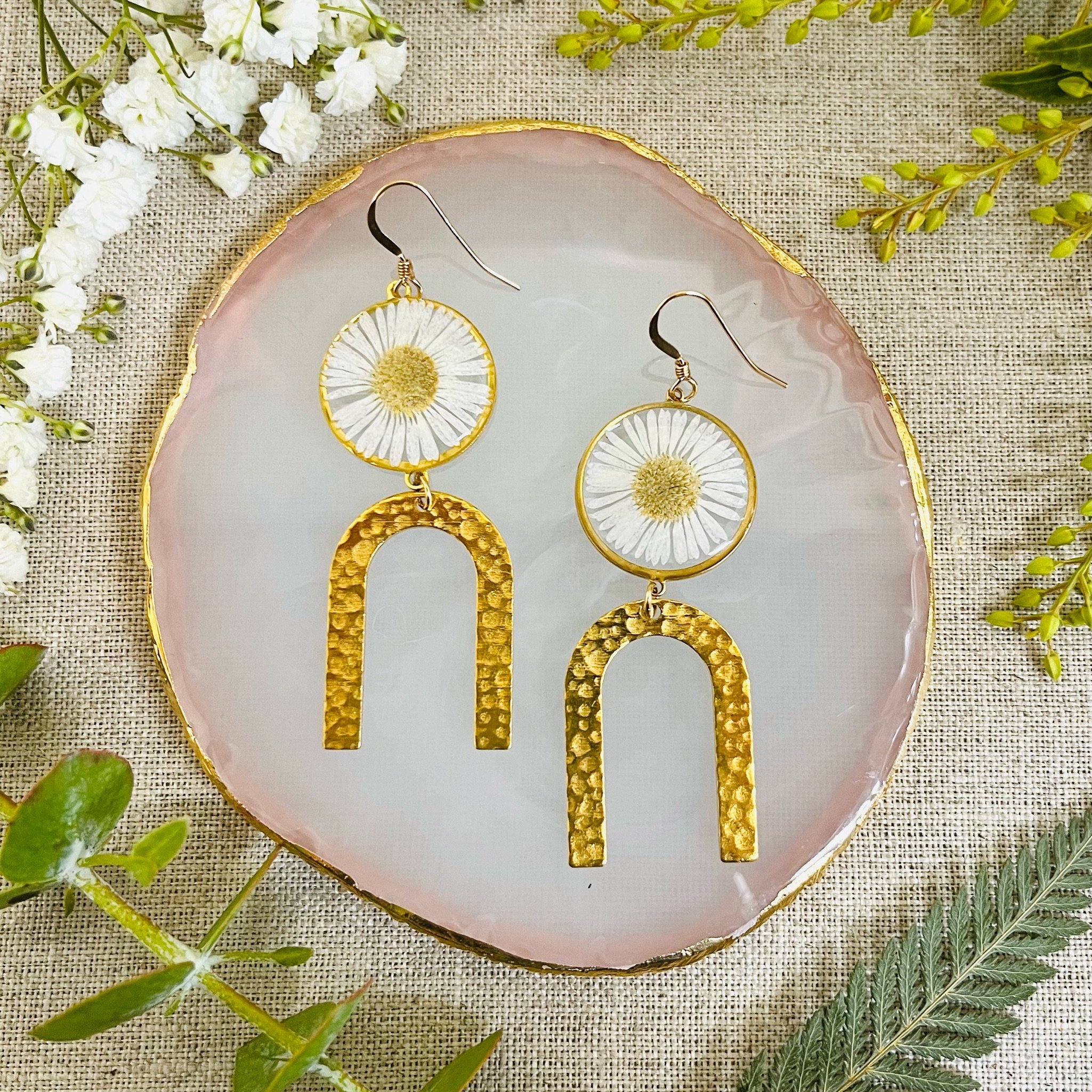 White Daisy with U Drop Earrings