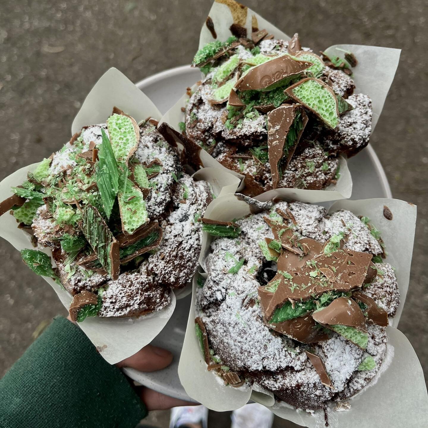 In case you missed out on the mint chocolate muffins last Sunday, don&rsquo;t worry, we have got you covered. 
Todays muffin choices are mint chocolate muffins with a rich mint ganache centre, mixed berry and dark chocolate, and blueberry cinnamon.
W