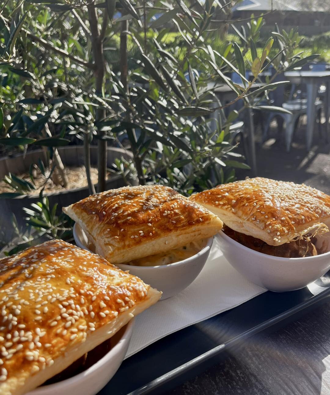 🥧🔥 Warm up from the inside out at Oscar's Hangout this week! We're delighted to offer three mouthwatering pie flavors that are guaranteed to satisfy your cravings:
✨Indulge in our Curried Beef Pie for a tantalizing blend of spices and tender beef.
