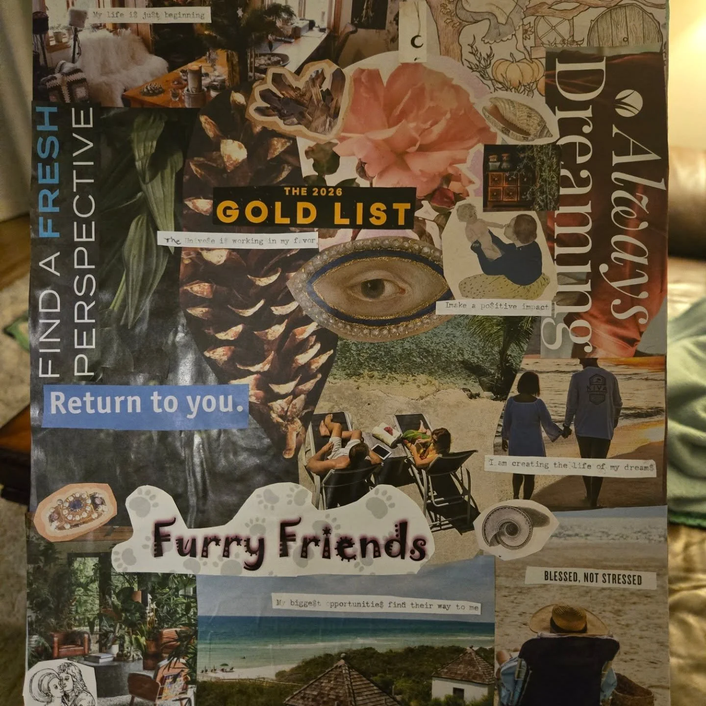 2026 Vision Board with the guidance of the amazing and talented @jen_santamaria 🩷 and this week's art project with colored markers. 

I've been making a concerted effort to bring more play into my life. I find that it grants me permission to slow do