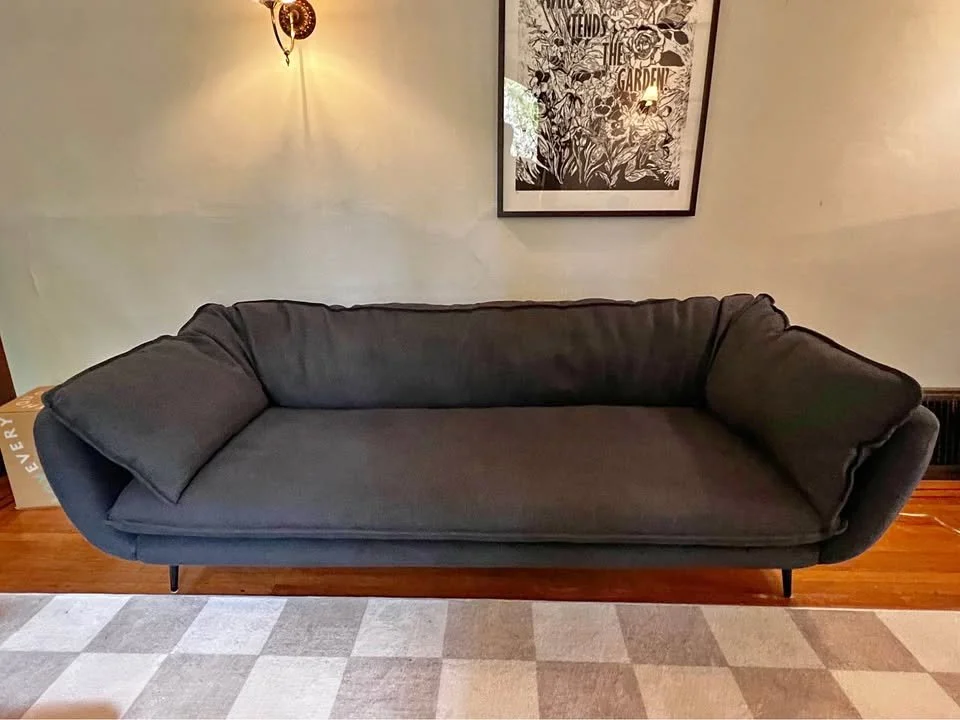 🧍 For The Boys
Furniture for men with exactly one pan.
