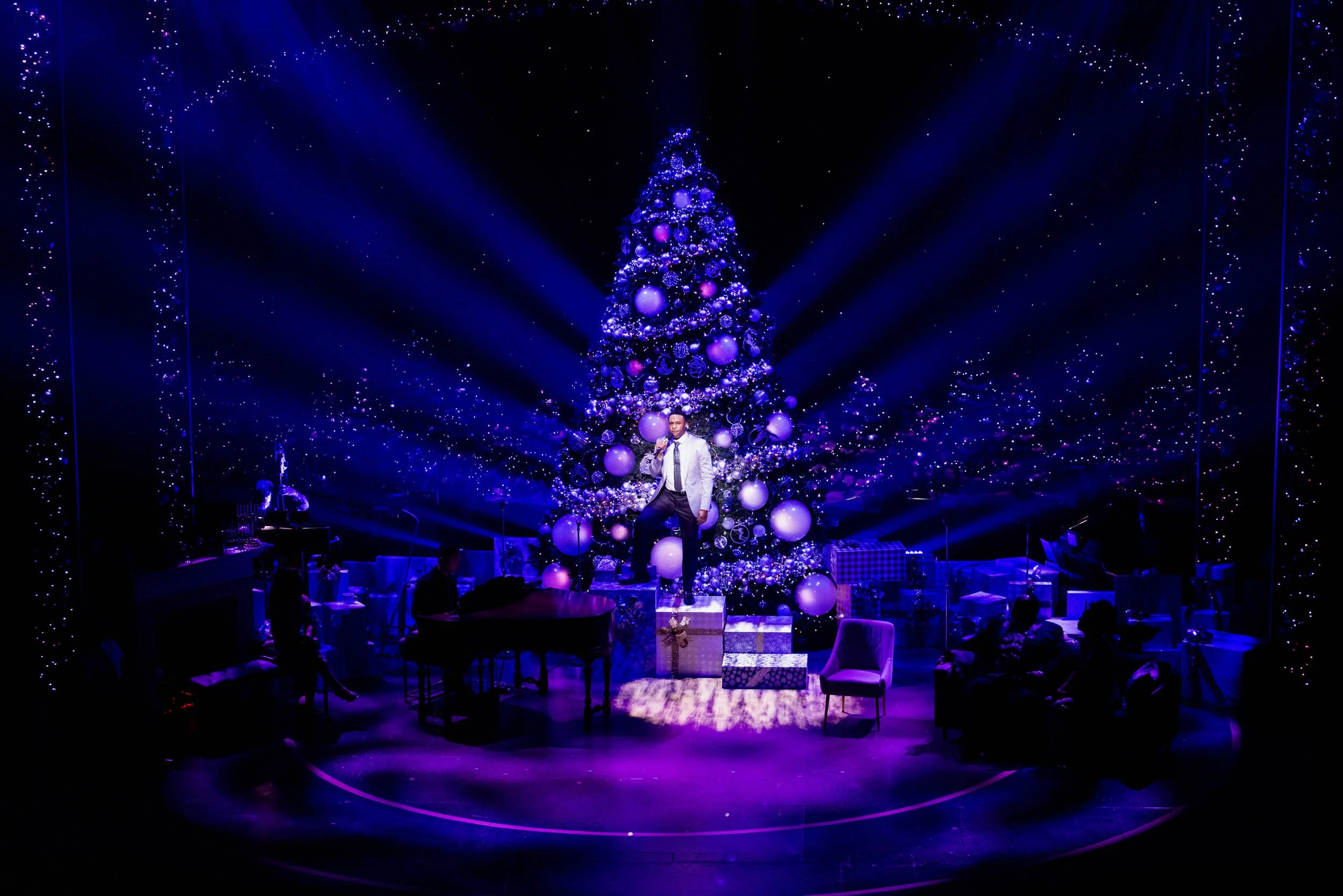 a-jolly-holiday-with-disney-on-broadway-paper-mill-playhouse-charlie-morrison-lighting-design-5.jpg