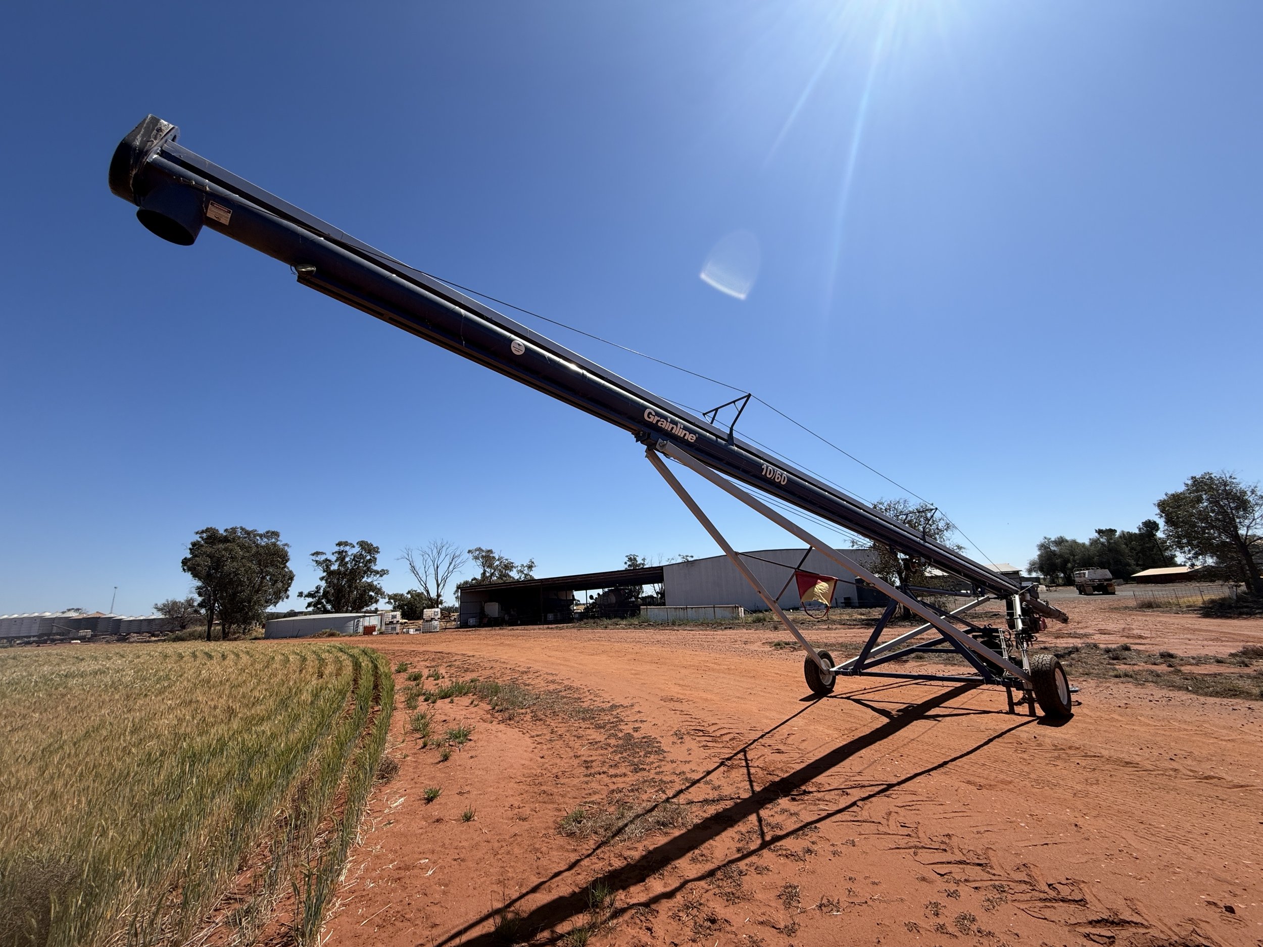 Grainline 1060 Self Propelled Auger.
