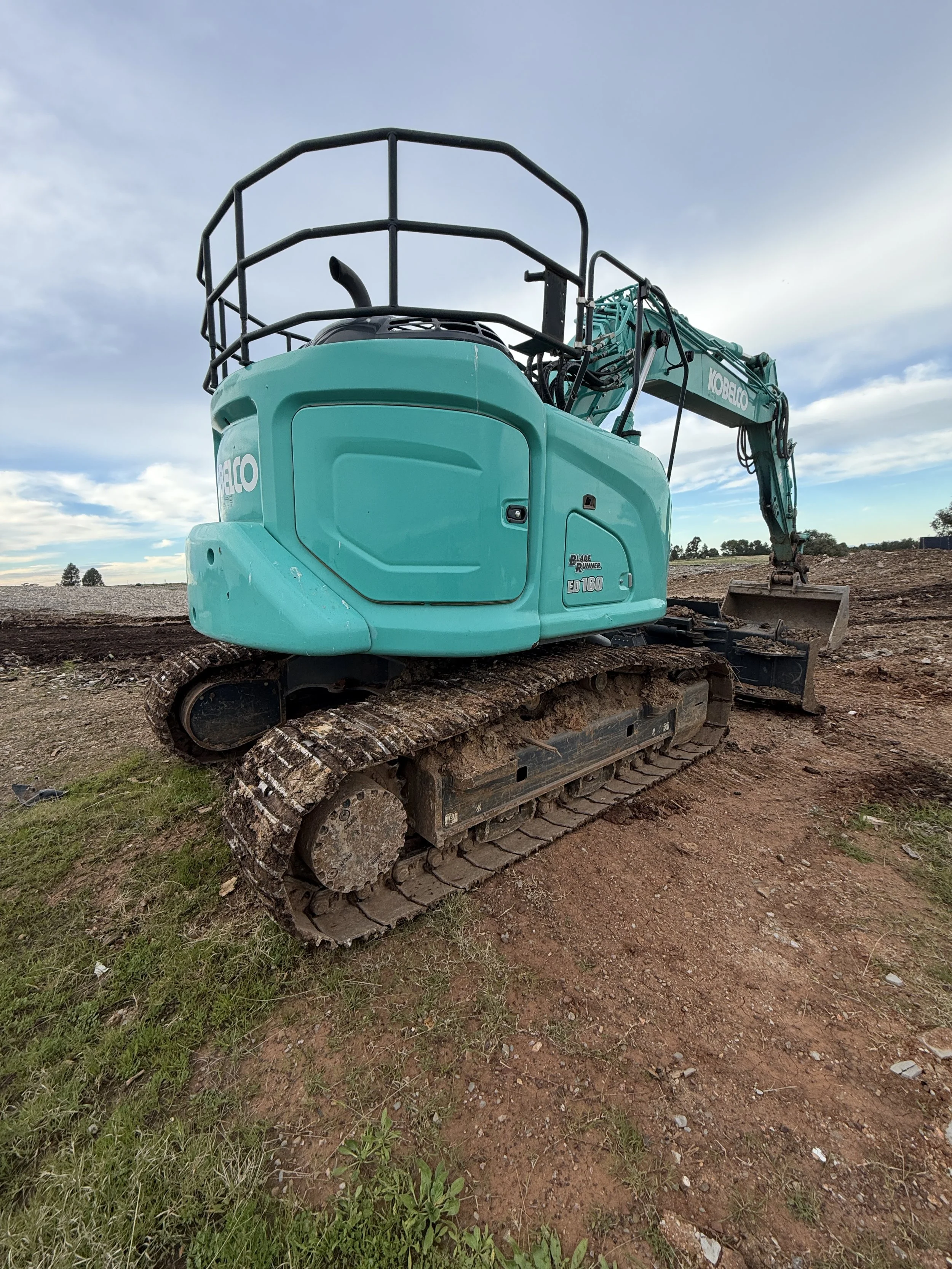 Kobelco ED160-7 Blade Runner Excavator image 4