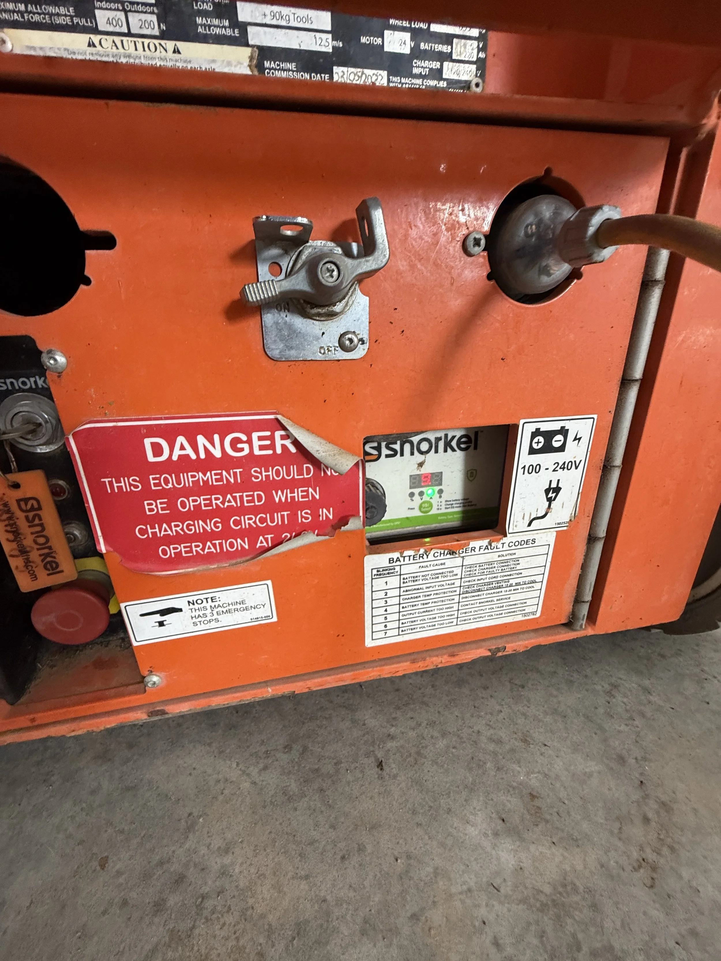 Snorkel 3219E Electric Scissor Lift image 8