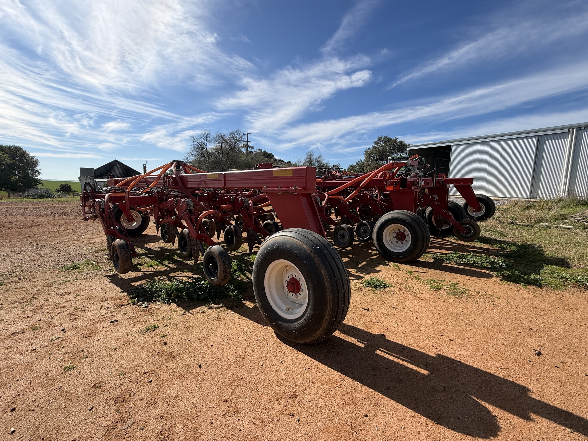 Morris C2 Contour Drill + 9240S Air Cart image 6