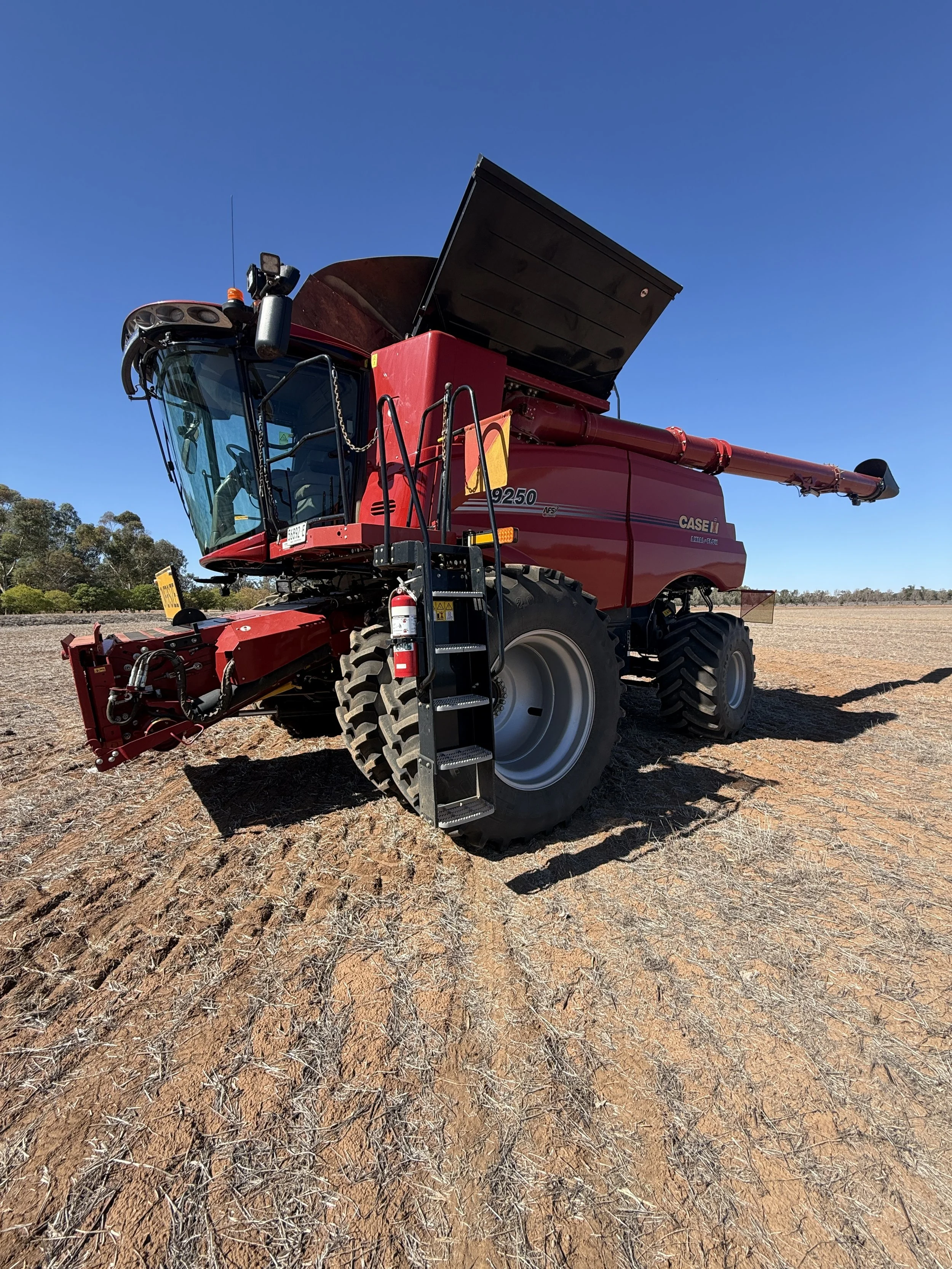 Case 9250 Combine + Macdon D145 + Trailer