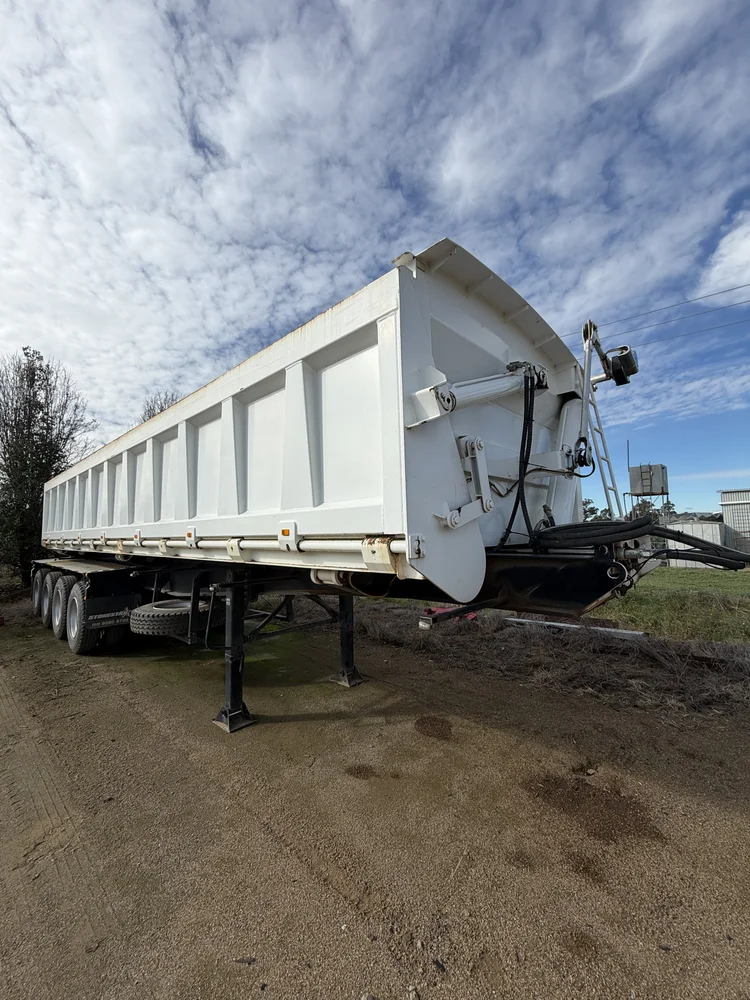 Stonestar Quad Axle Side Tipper for sale at Midstate Machinery Brokers
