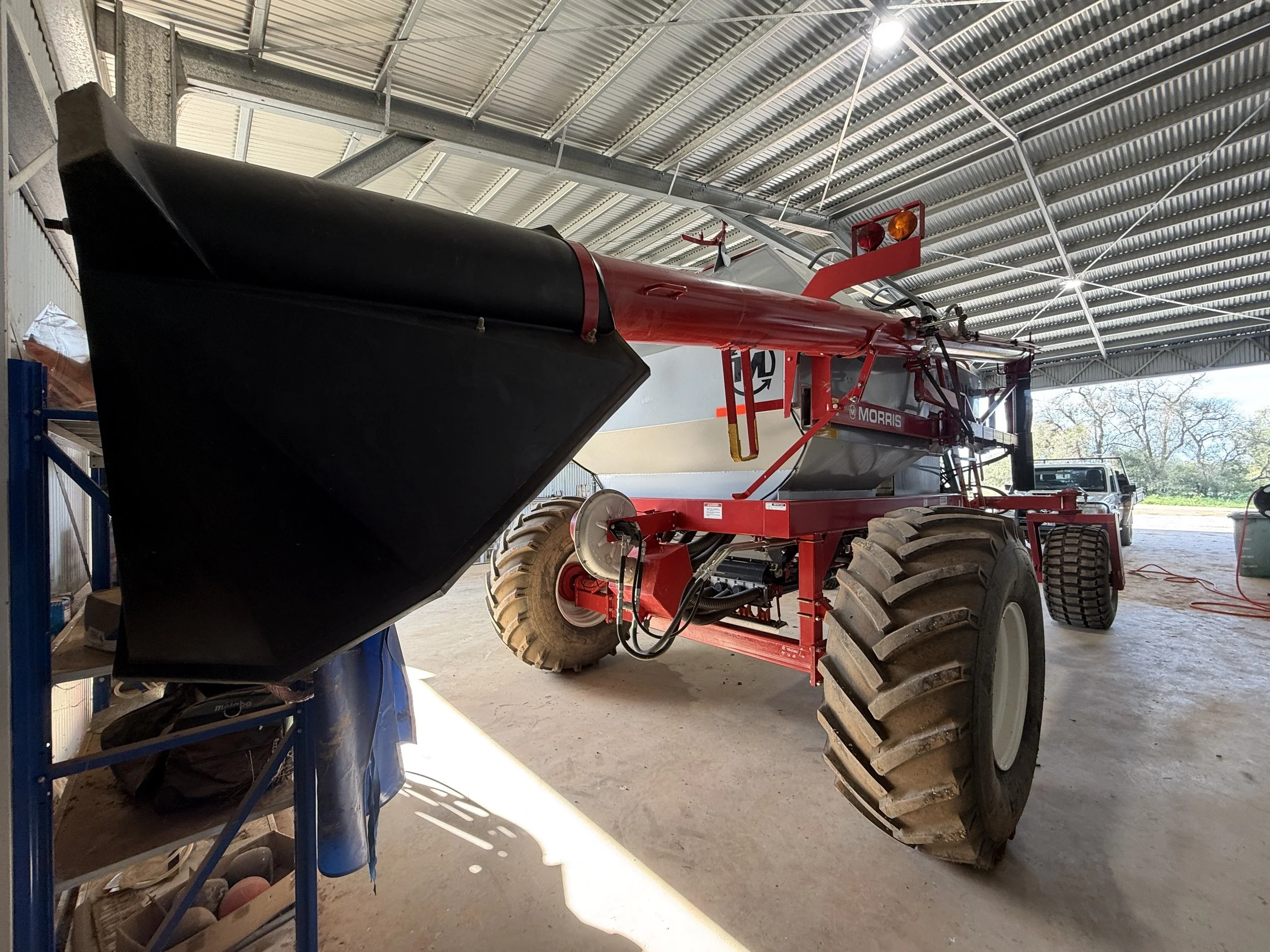 Morris C2 Contour Drill + 9240S Air Cart image 21