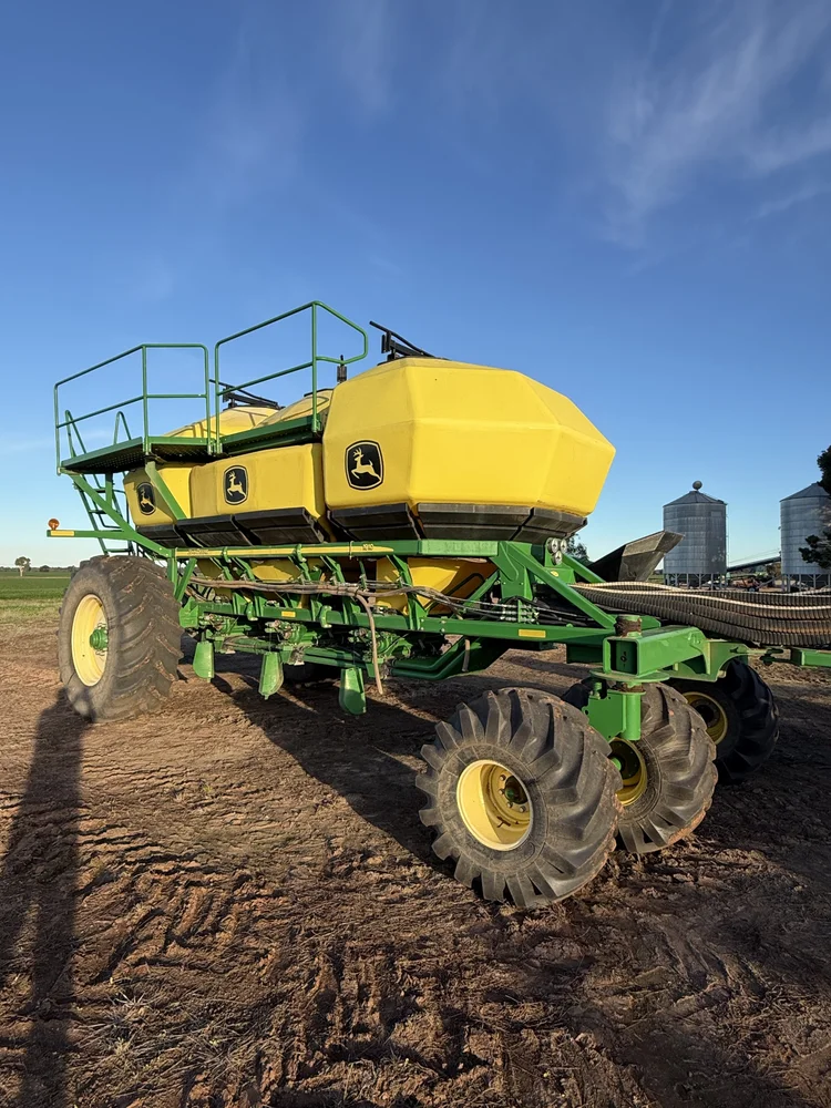 John Deere 1910 550 Bushel Air Cart for sale at Midstate Machinery Brokers