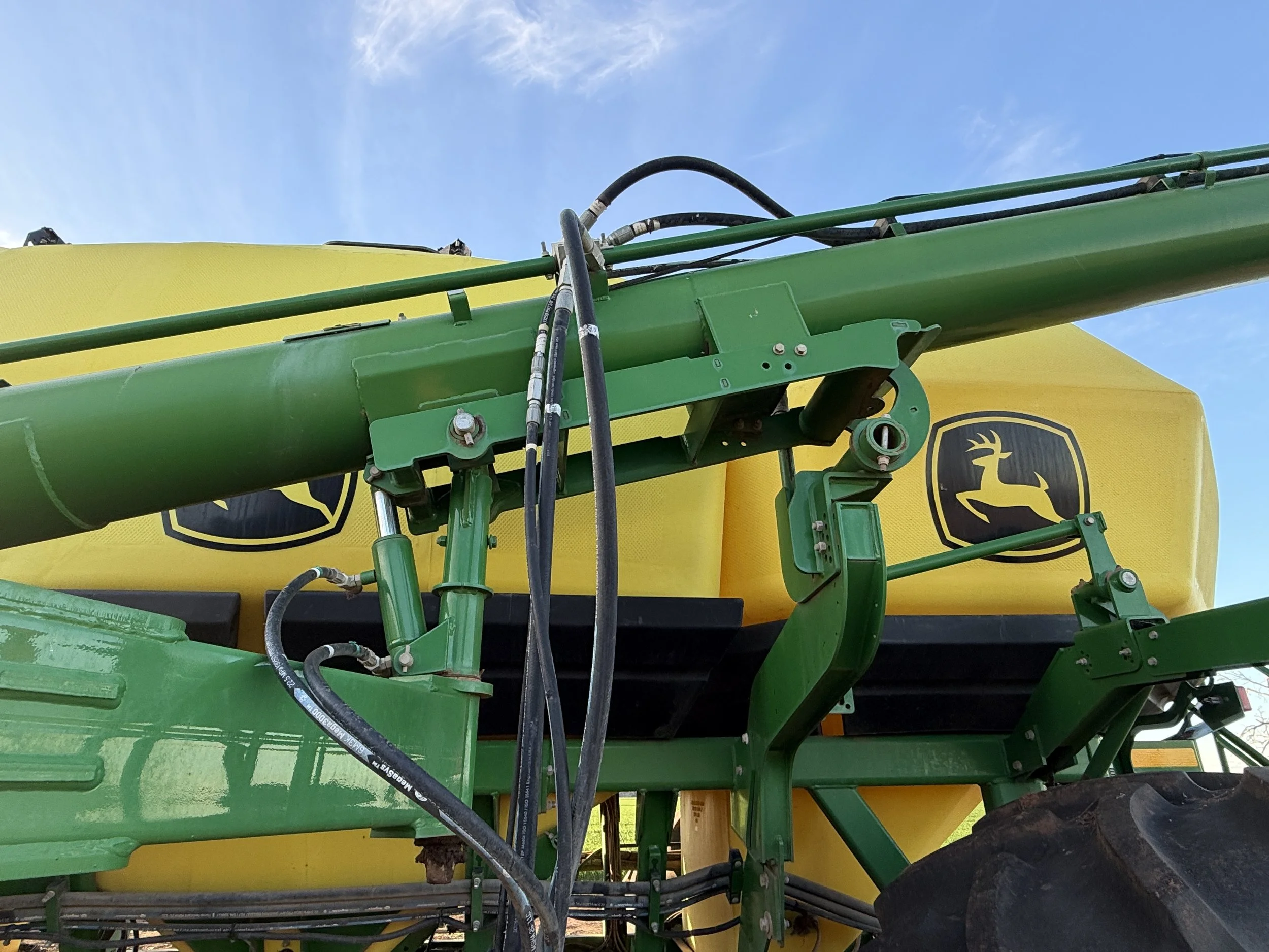 John Deere 1910 550 Bushel Air Cart image 11