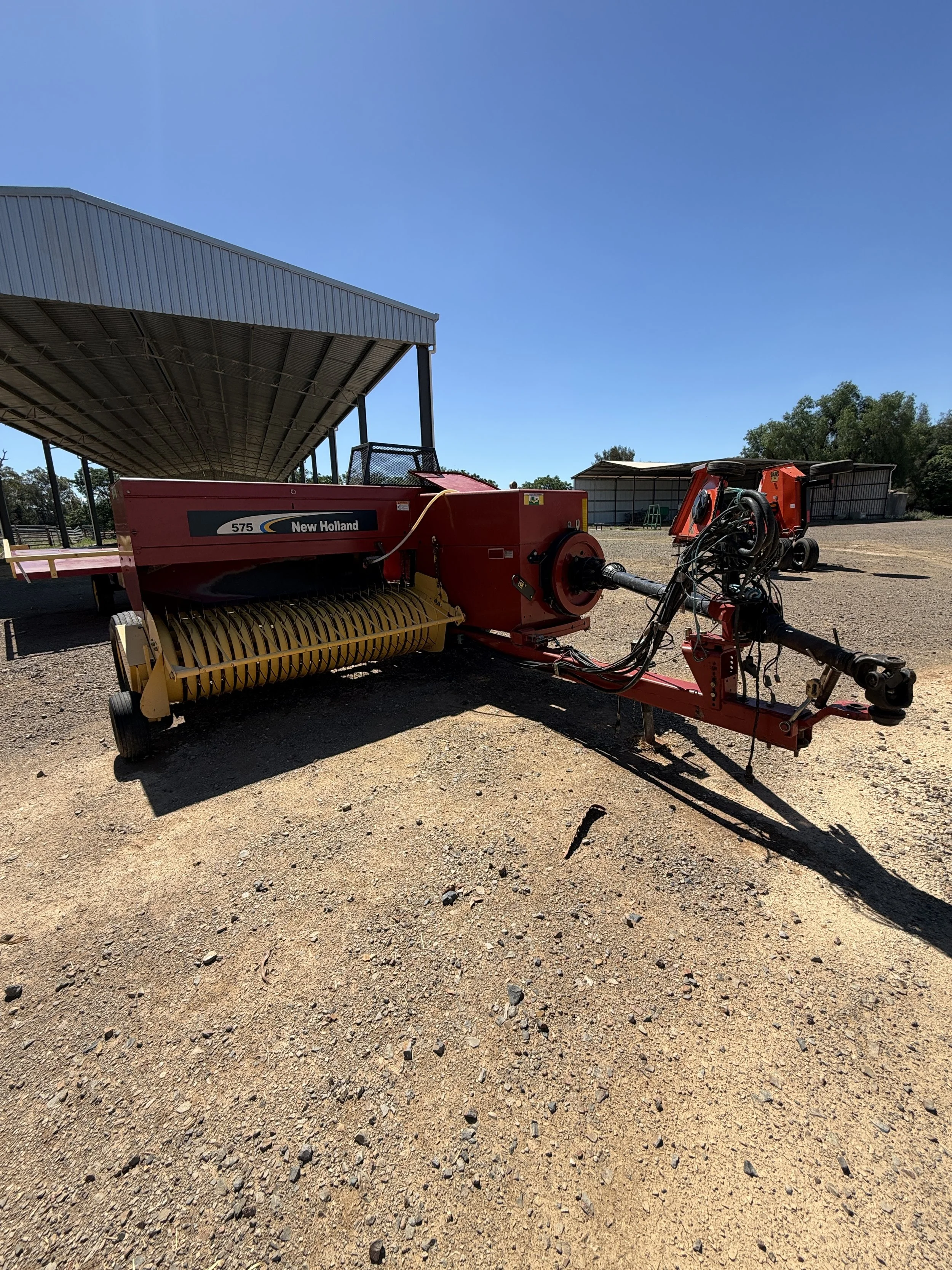 New Holland 575 Small Baler with Jadan Accumulator.