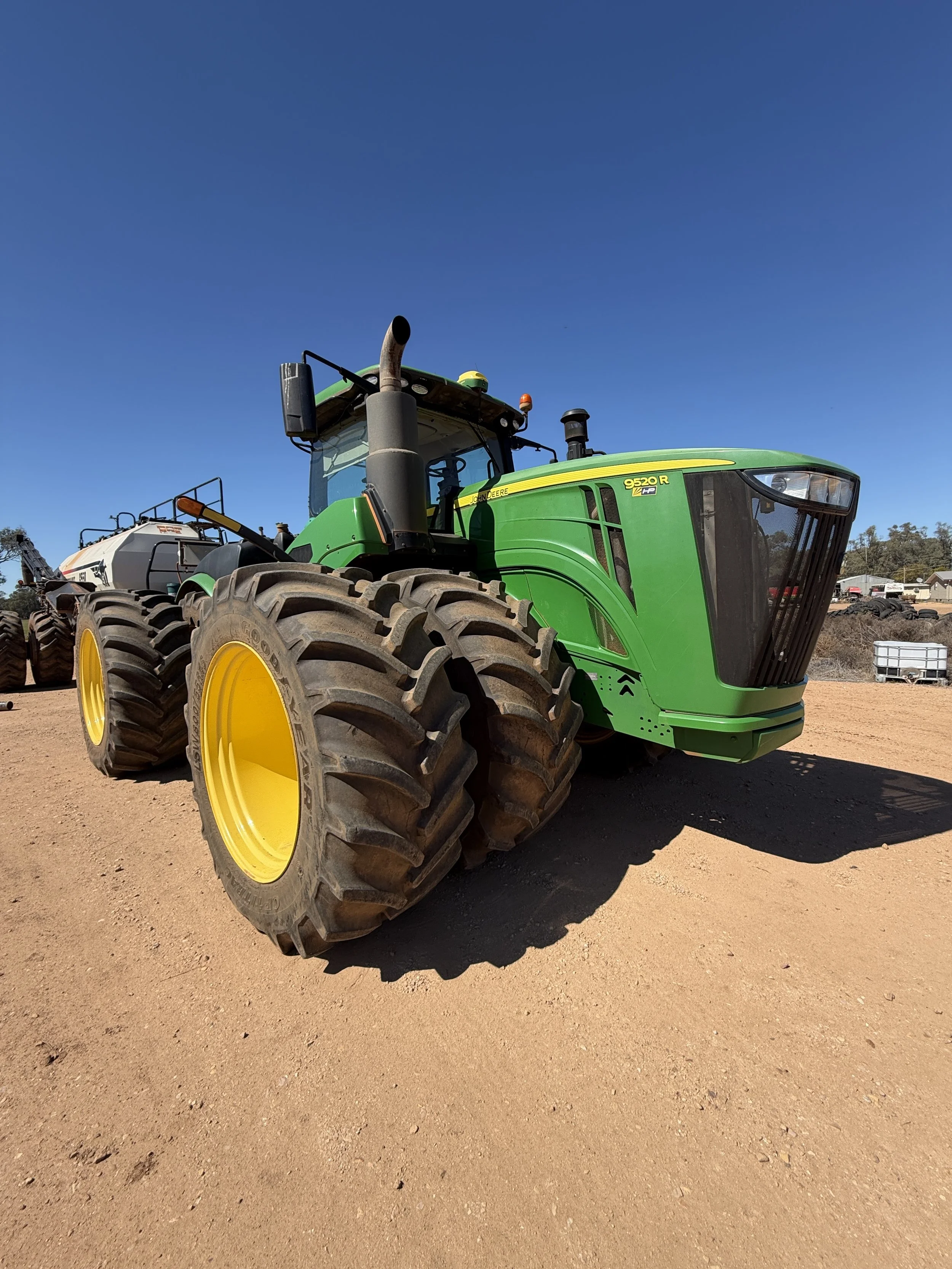 John Deere 9520R 4WD Tractor.