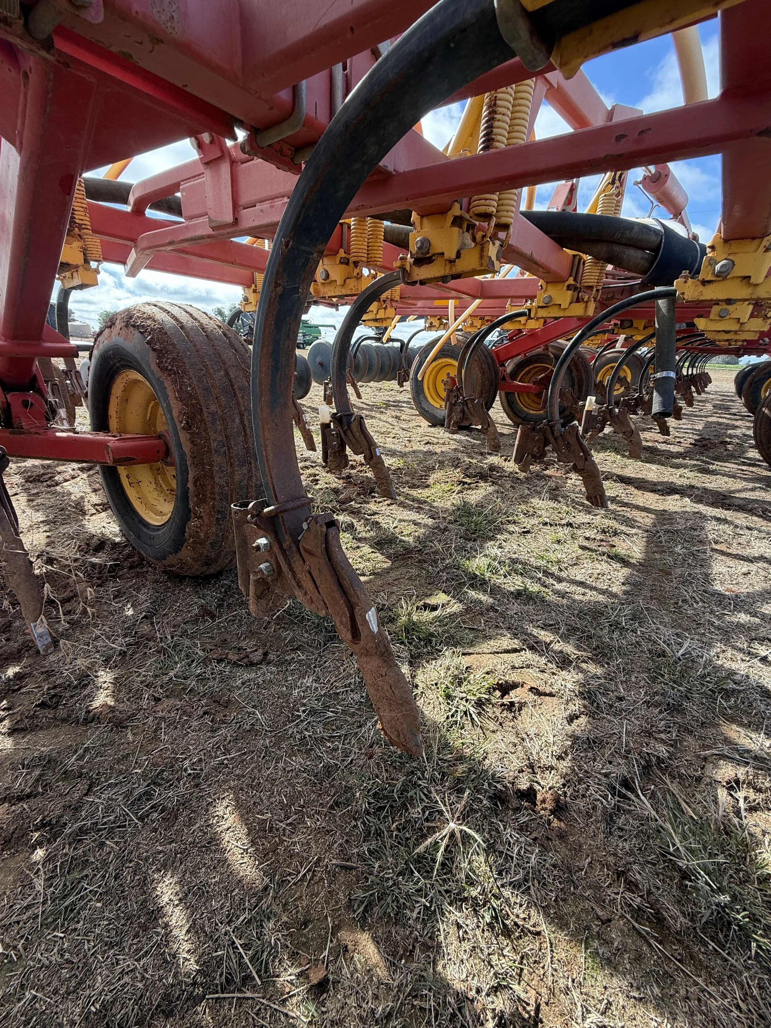 Bourgault 8810 Cultivator Bar image 9