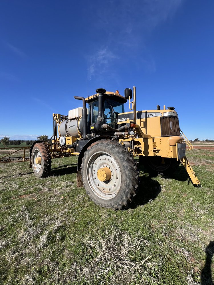 Rogator 1194 Self Propelled Sprayer for sale at Midstate Machinery Brokers