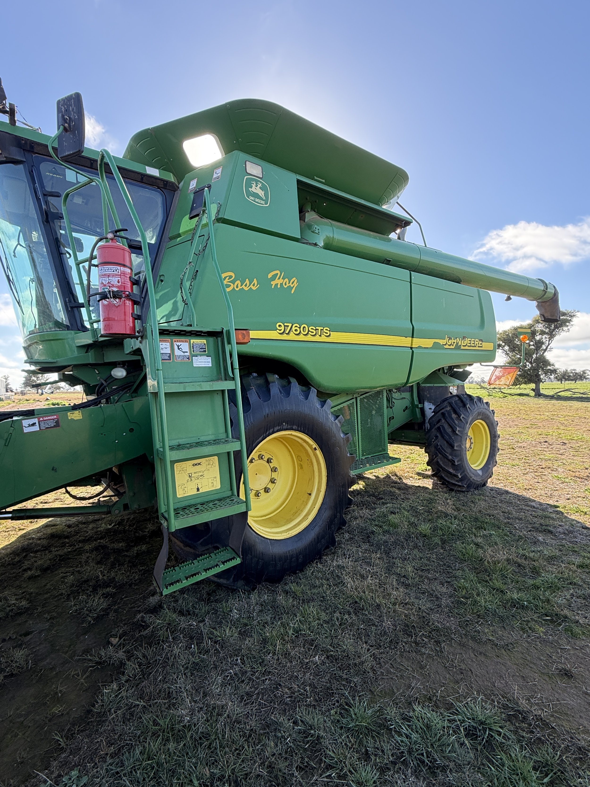 John Deere 9760STS Combine + 41FT Midwest Front with Trailer image 10