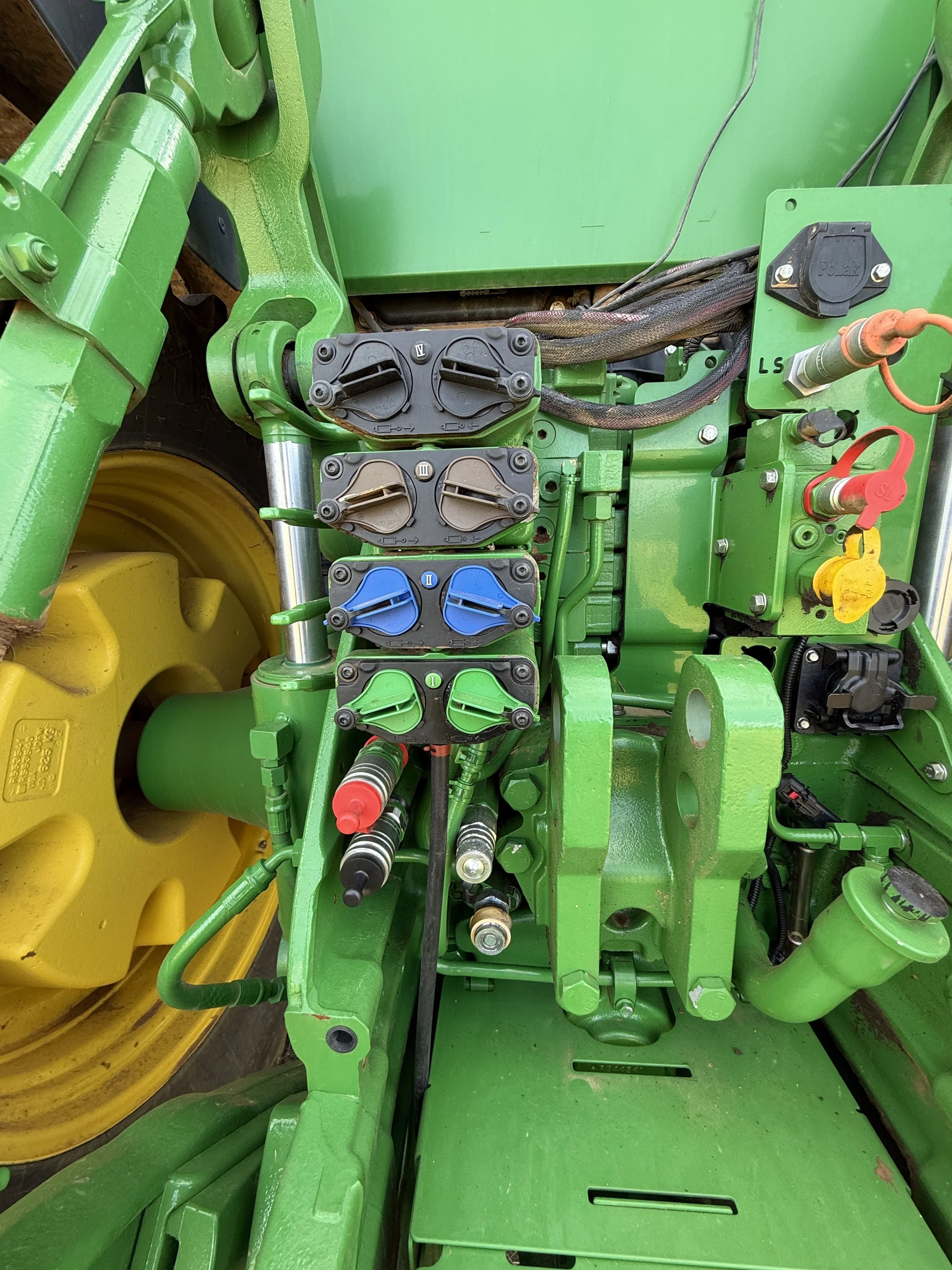 John Deere 8R 280 FWA Tractor image 10