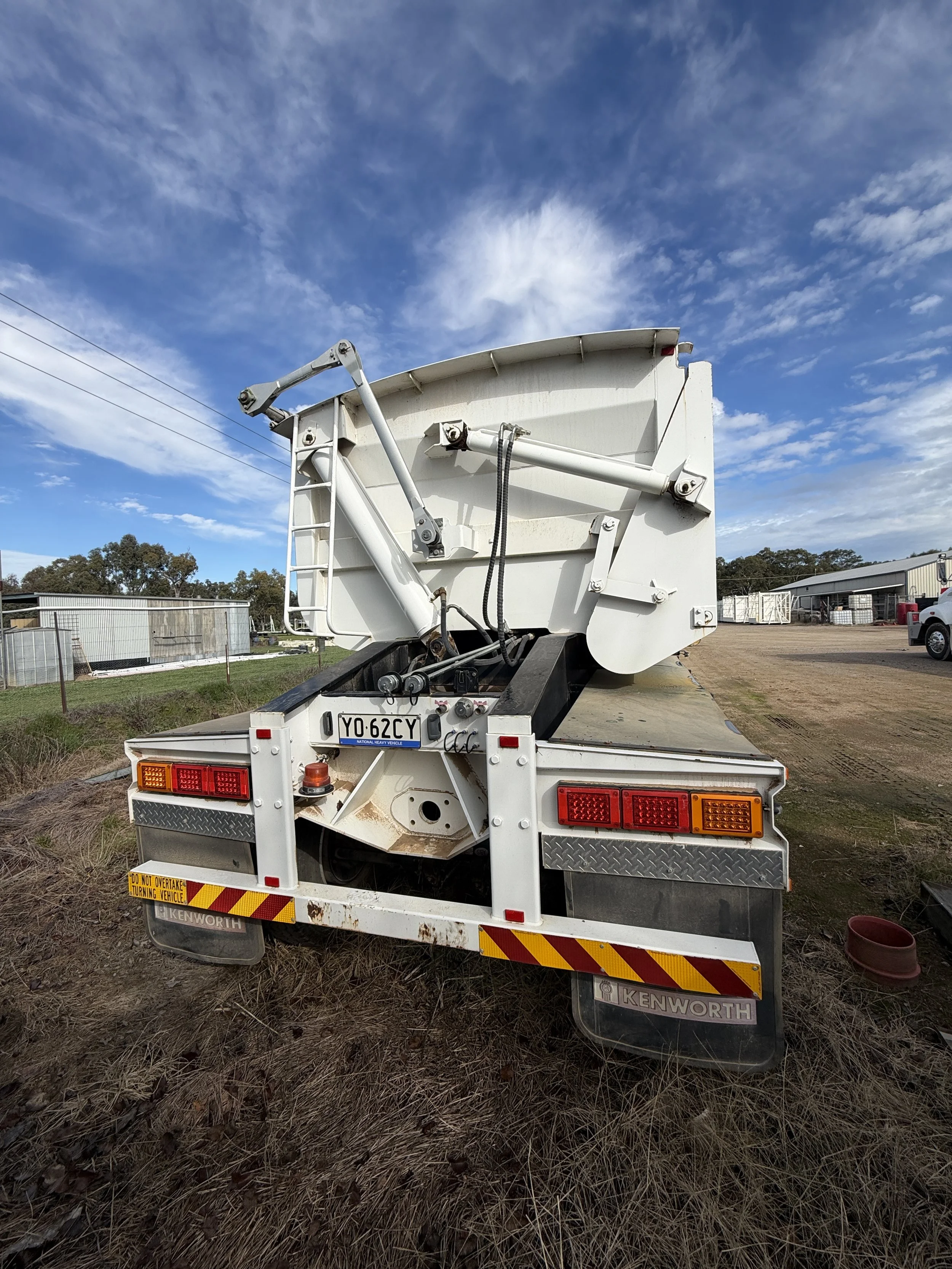 Stonestar Quad Axle Side Tipper image 5