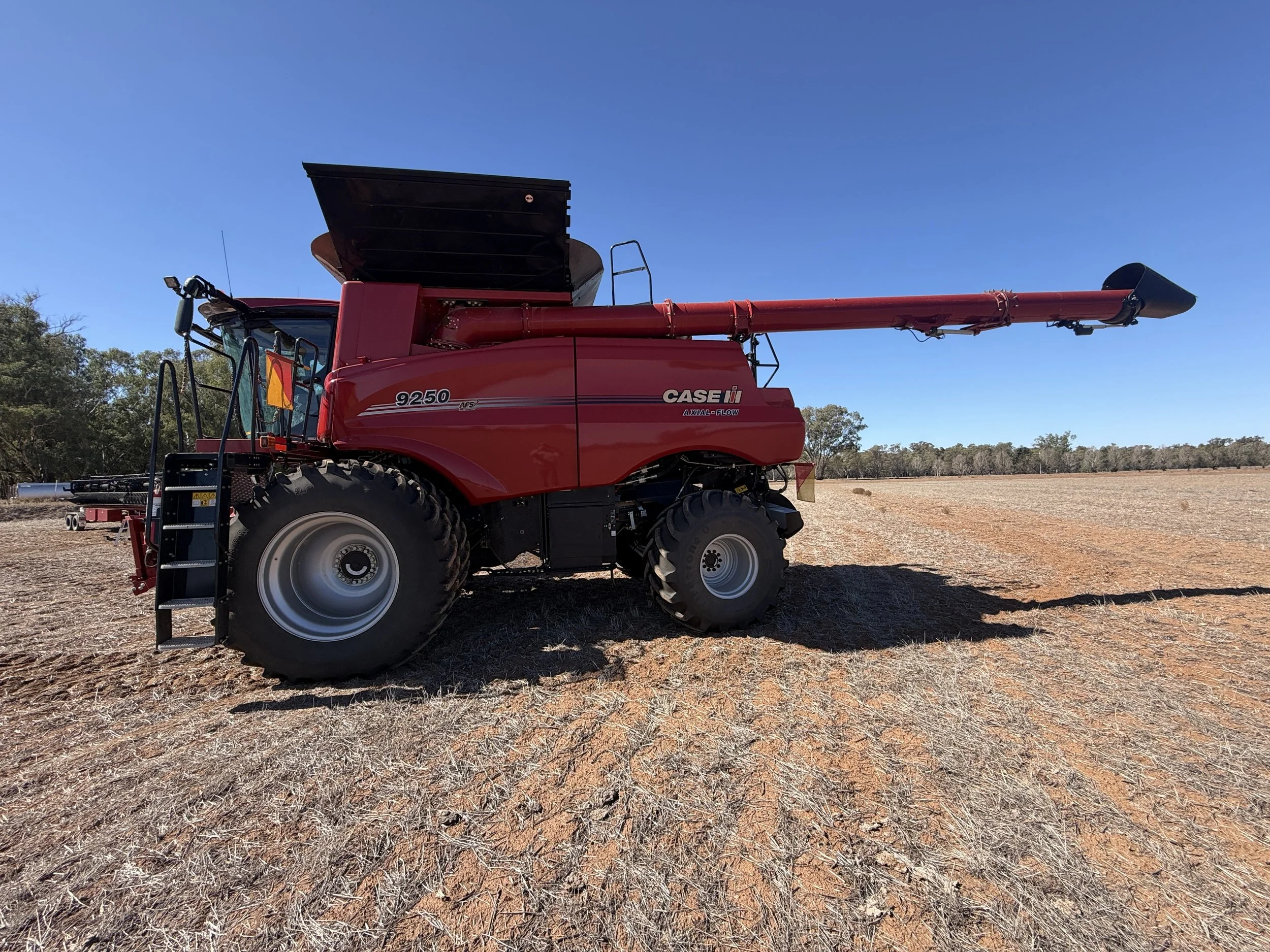 Case 9250 Combine + Macdon D145 + Trailer image 8