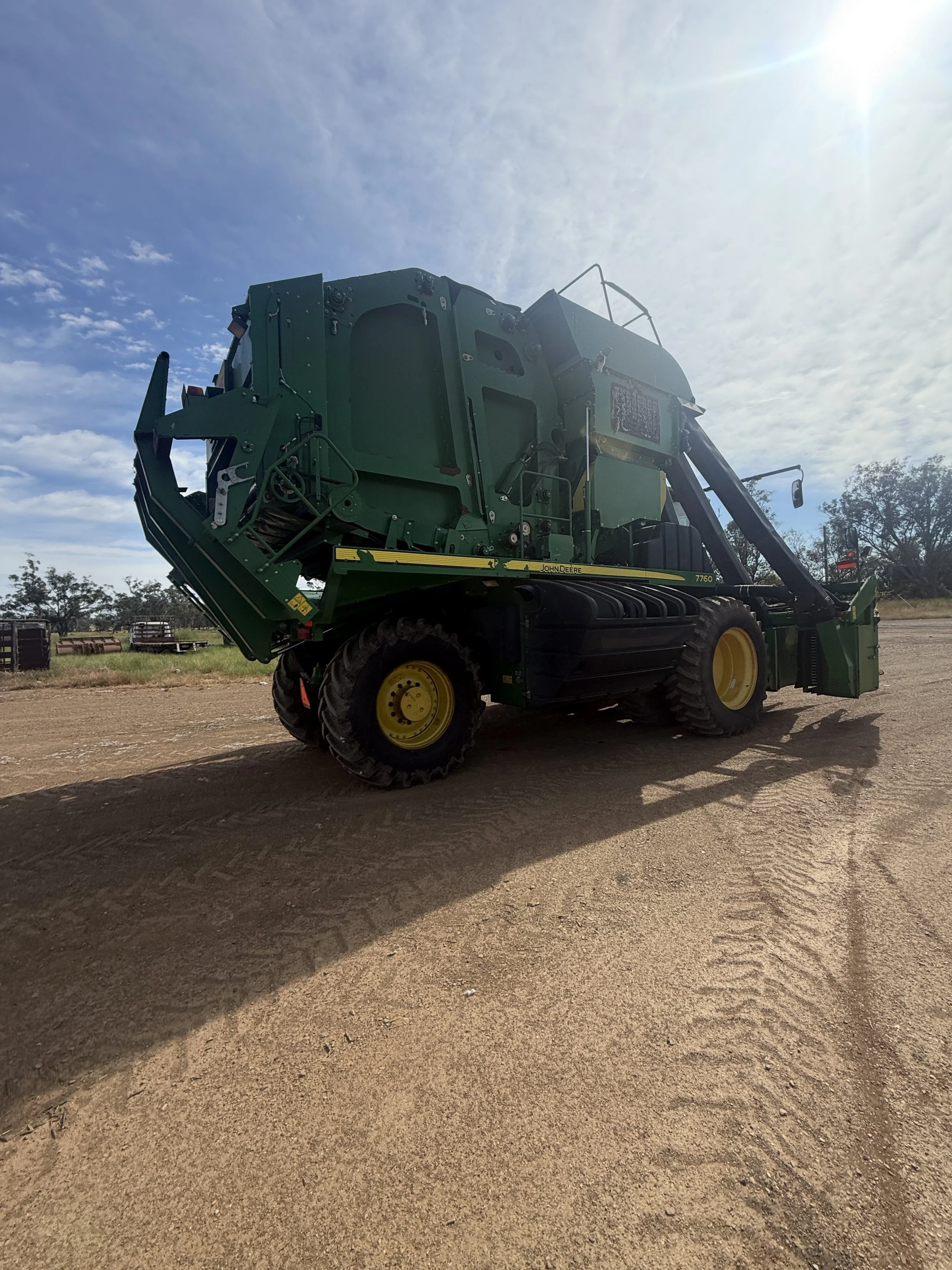 John Deere 7760 Cotton Picker image 5