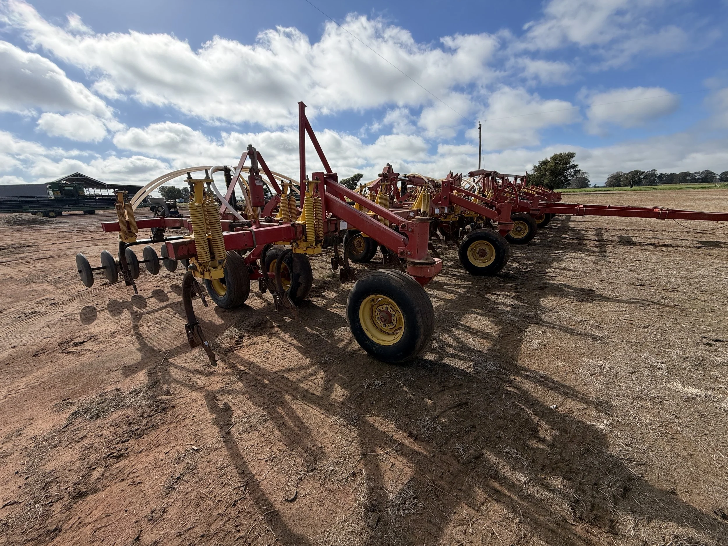 Bourgault 8810 Cultivator Bar image 7