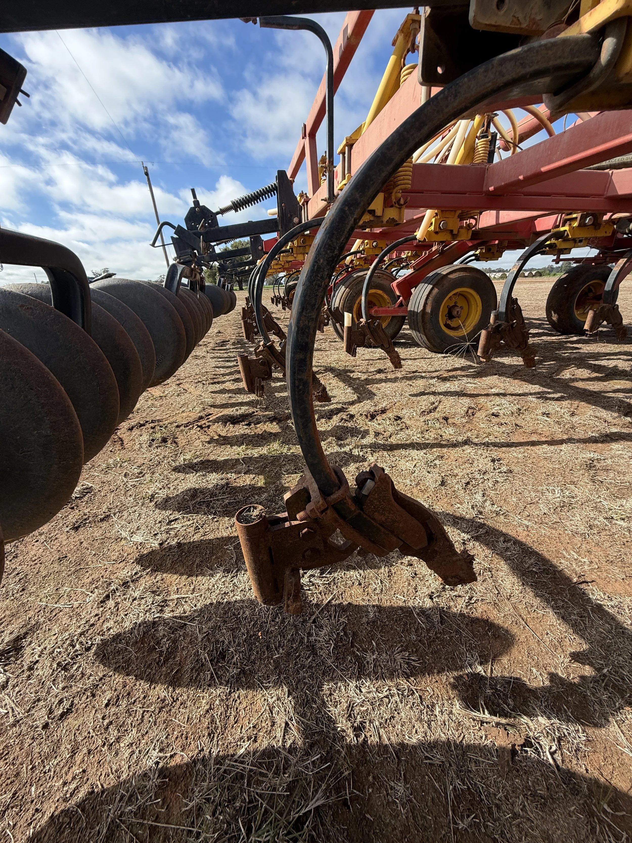 Bourgault 8810 Cultivator Bar image 12