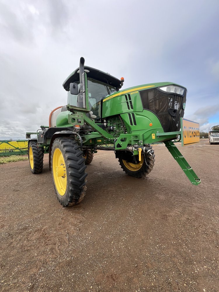 John Deere R4038 Self Propelled Sprayer for sale at Midstate Machinery Brokers