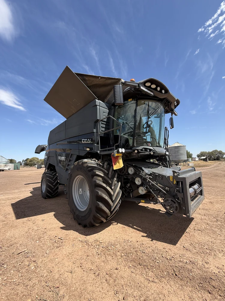 Fendt Ideal 8 Combine + 45FT Dyna Flex Front + Trailer for sale at Midstate Machinery Brokers