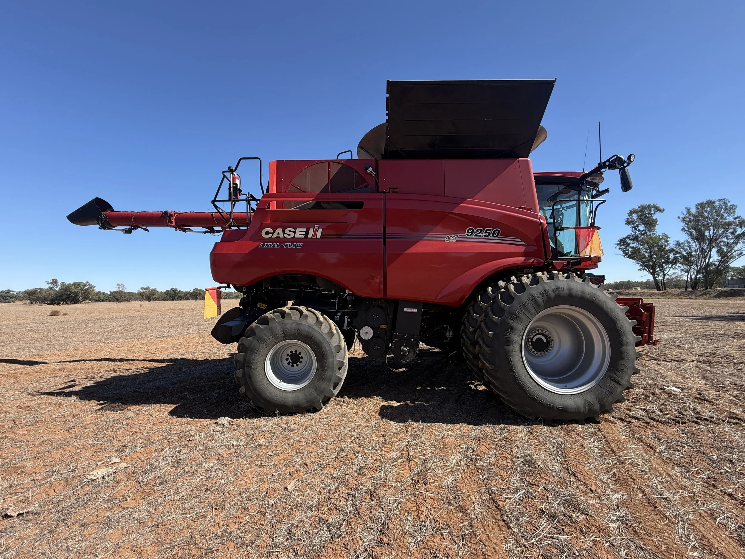 Case 9250 Combine + Macdon D145 + Trailer image 4