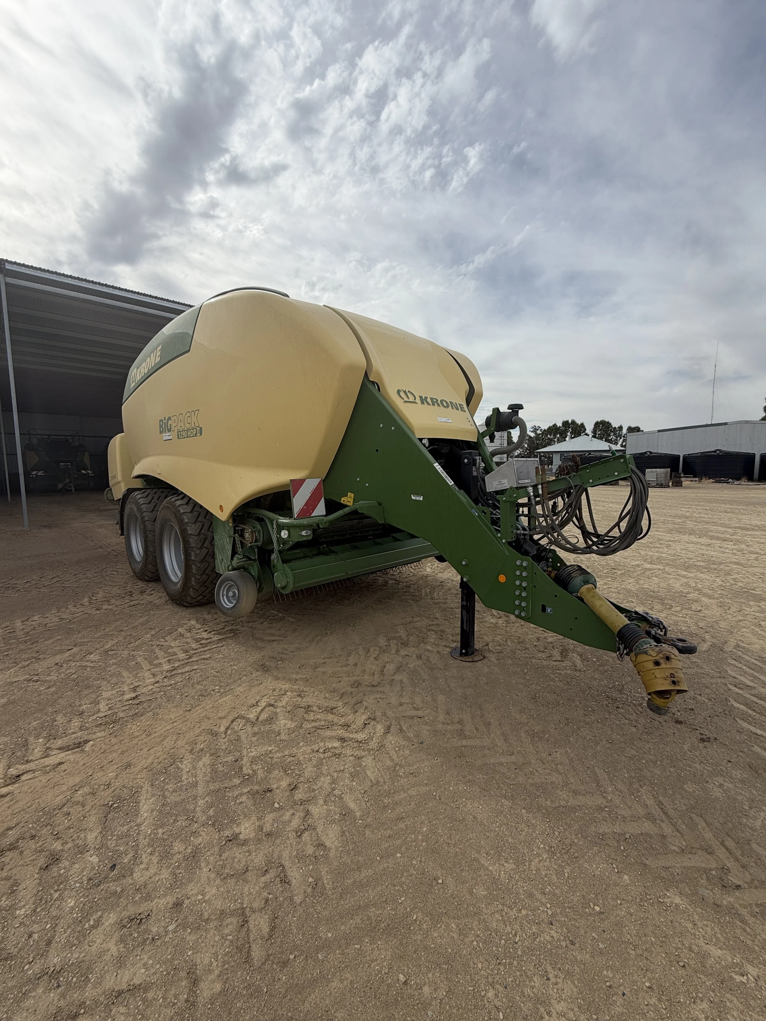 Krone Big Pack 1290 HDP 2 8 Stringer Baler.