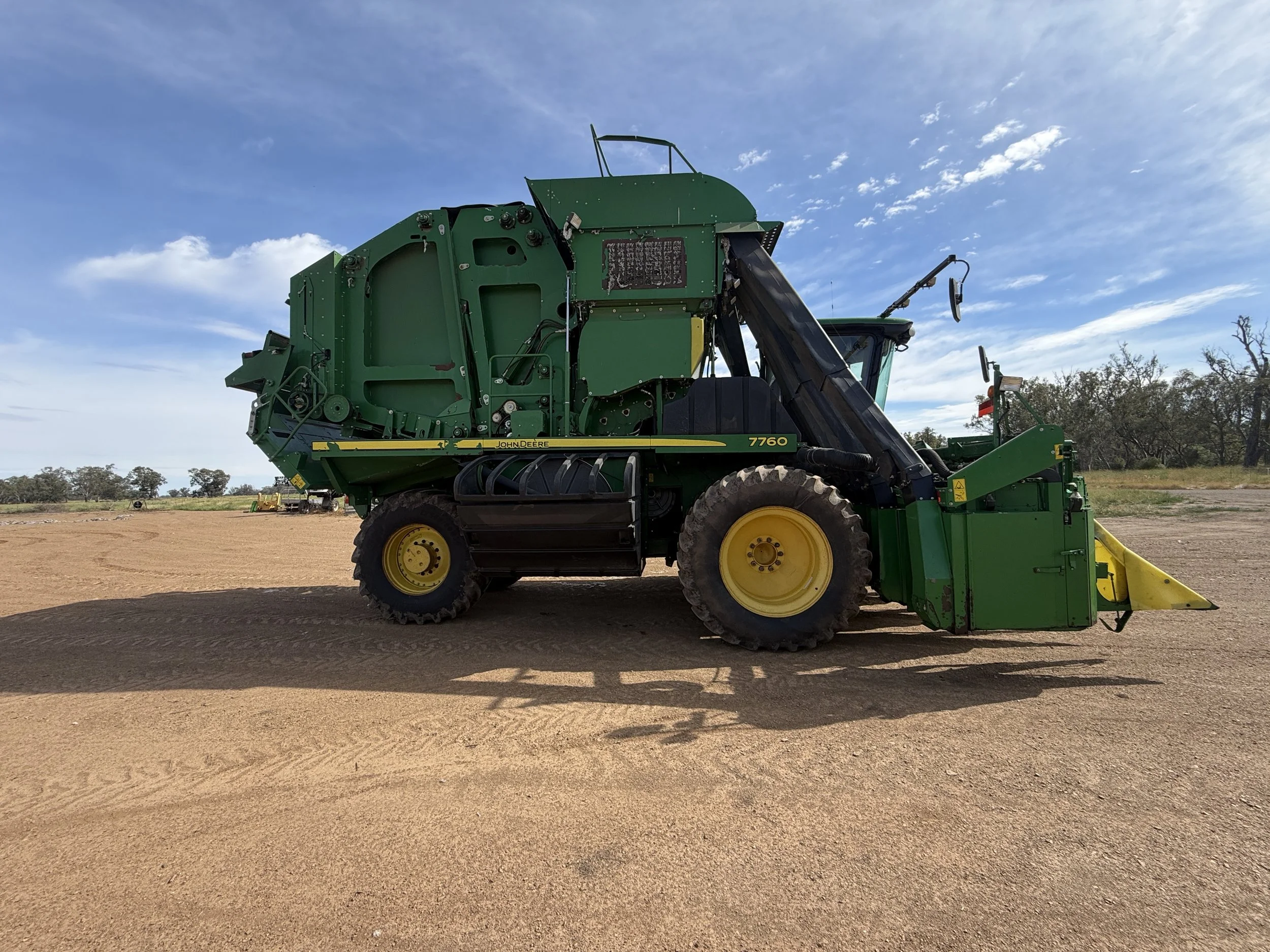 John Deere 7760 Cotton Picker image 11
