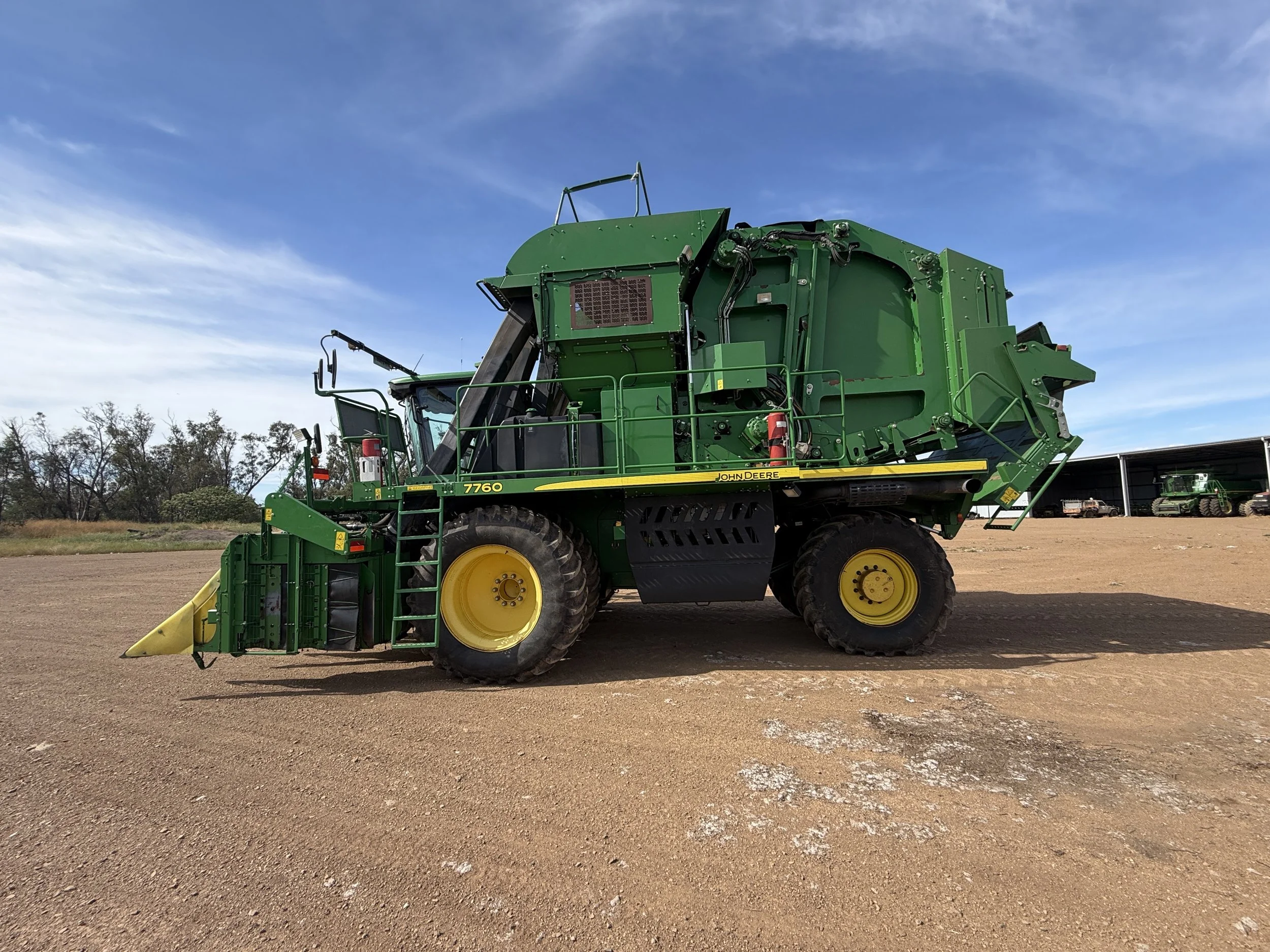 John Deere 7760 Cotton Picker image 9