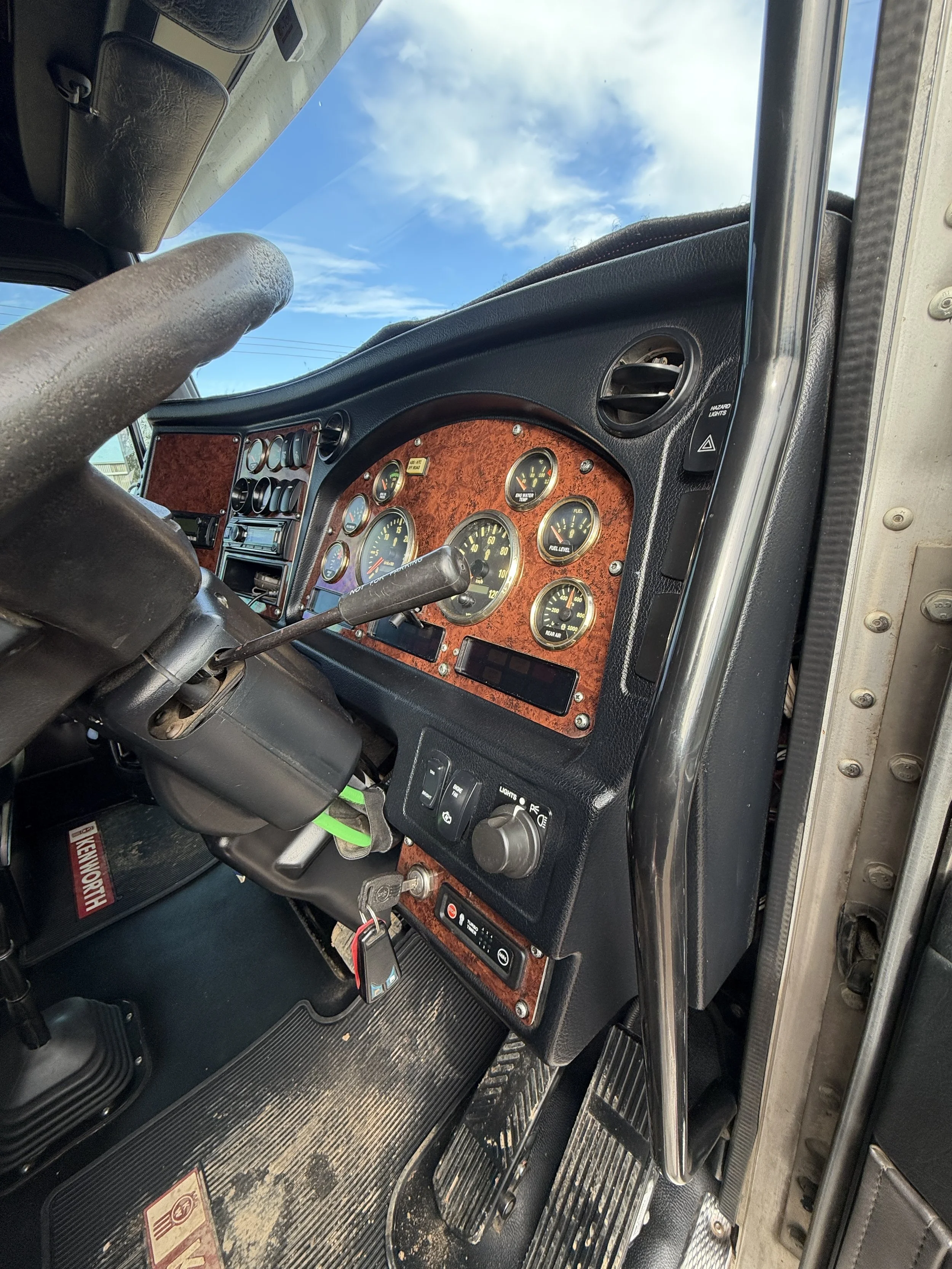 Kenworth T359 Twin Steer Tilt Tray with Trailer image 13
