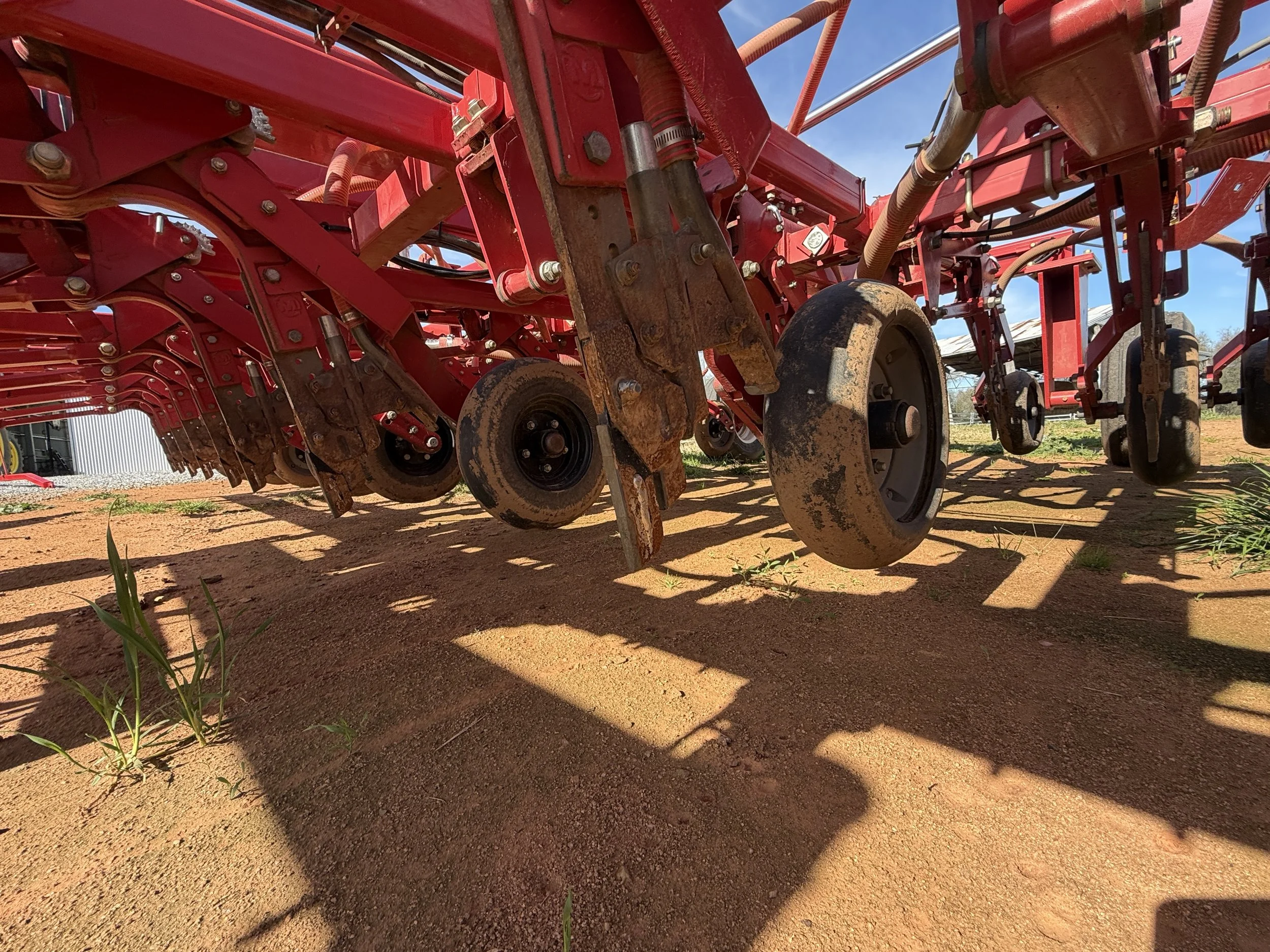 Morris C2 Contour Drill + 9240S Air Cart image 11