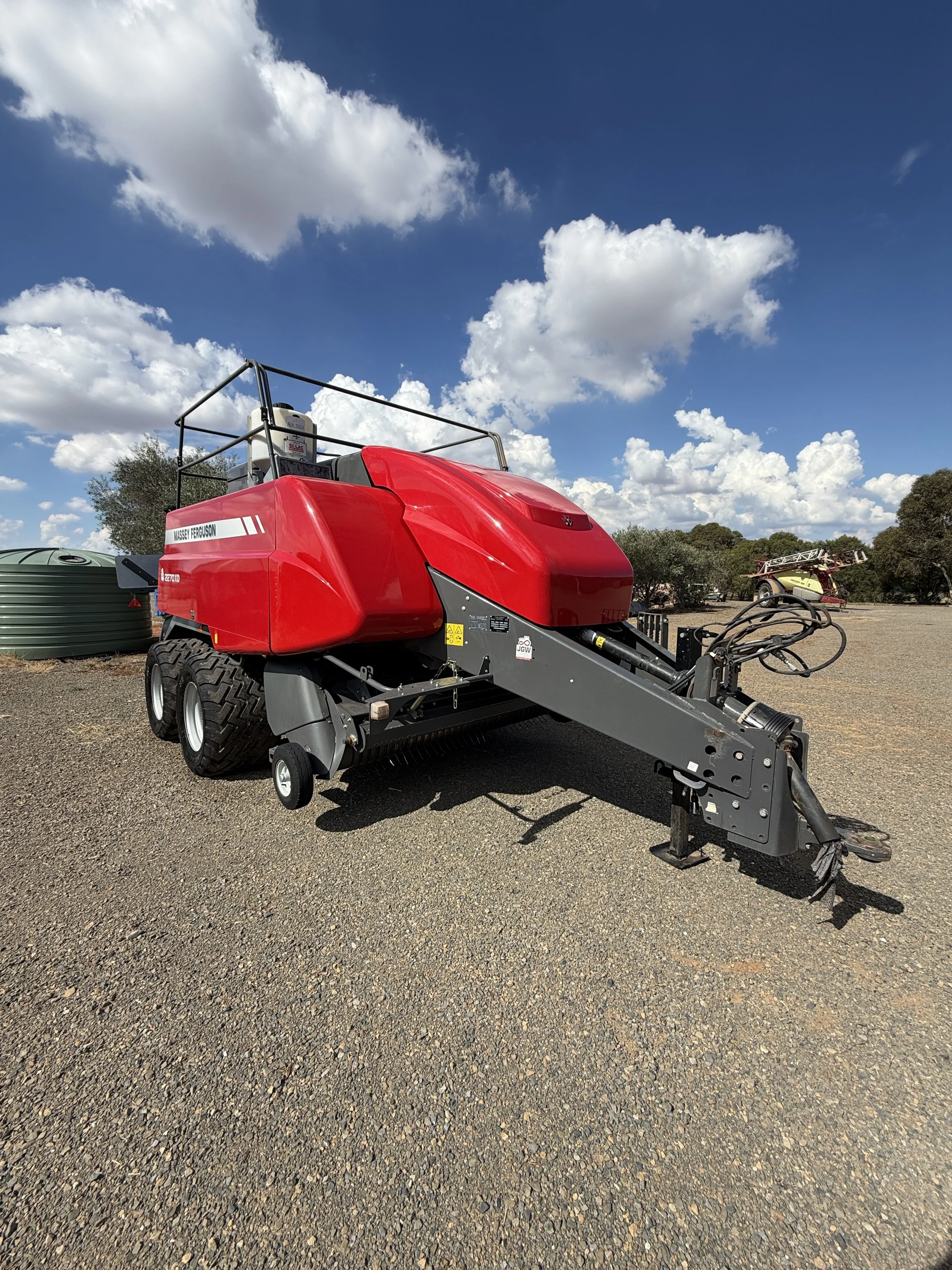 Massey Ferguson 2270XD Baler.