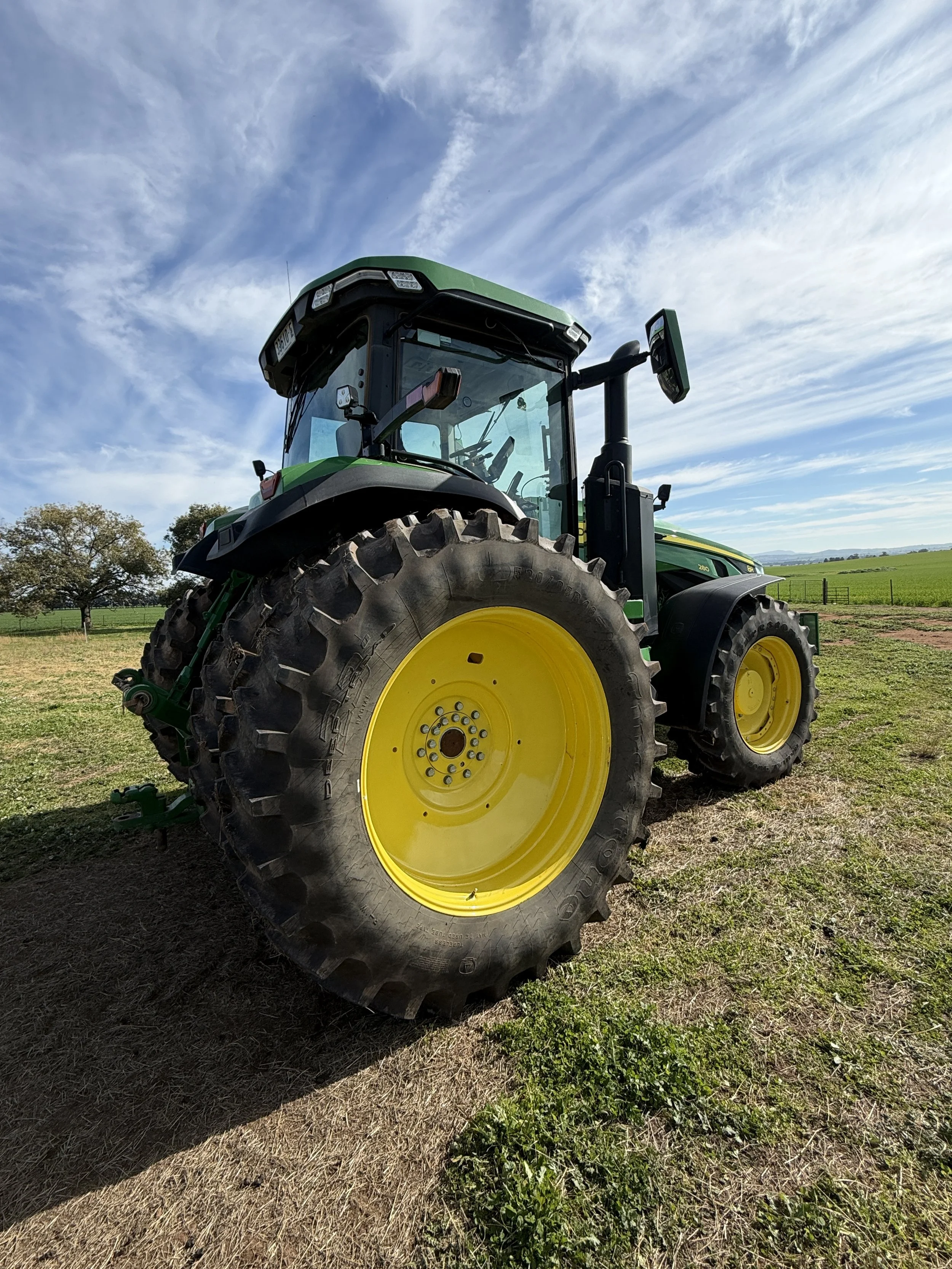 John Deere 8R 280 FWA Tractor image 3