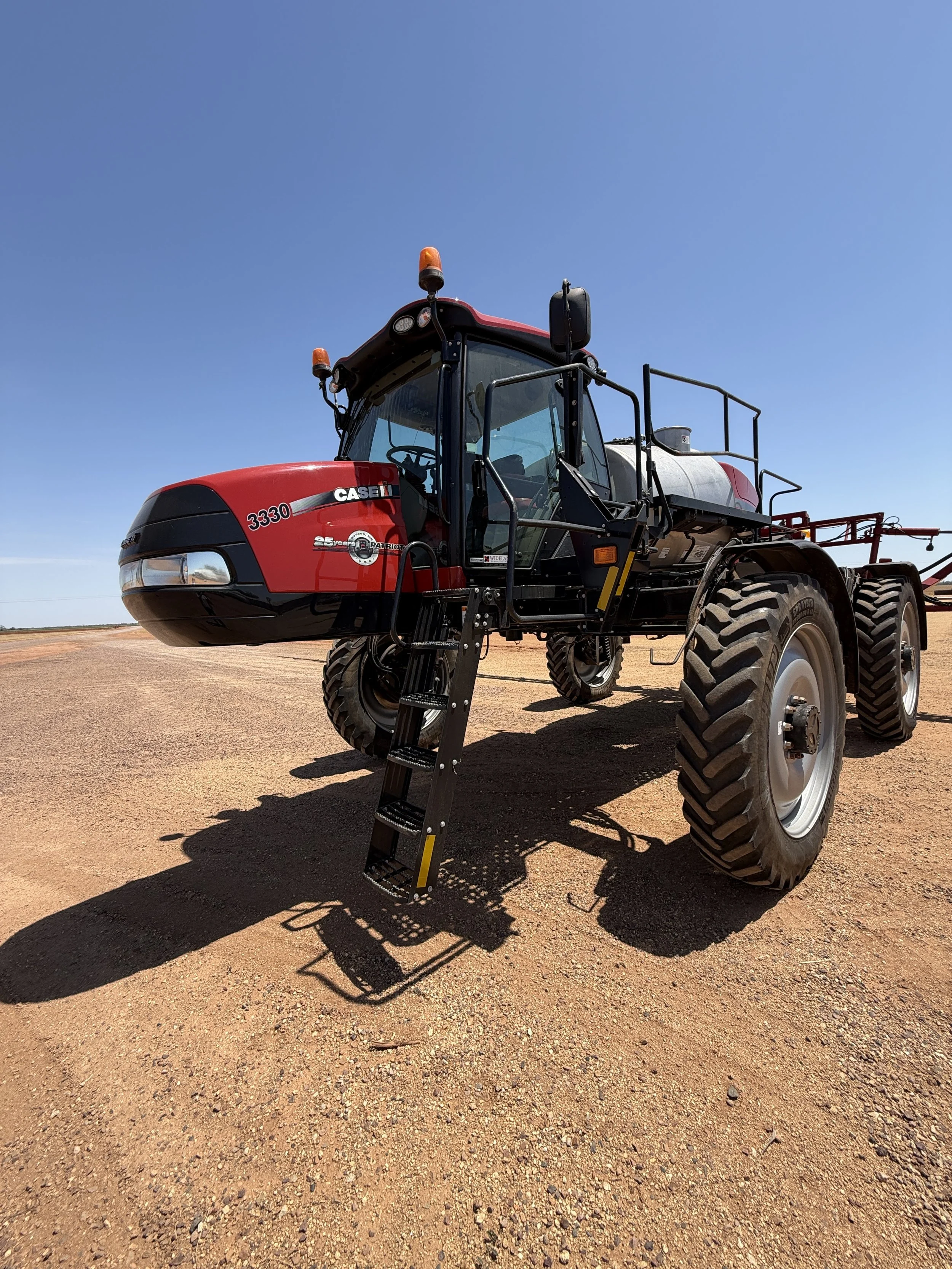 Case Patriot 3330 Self Propelled Sprayer.