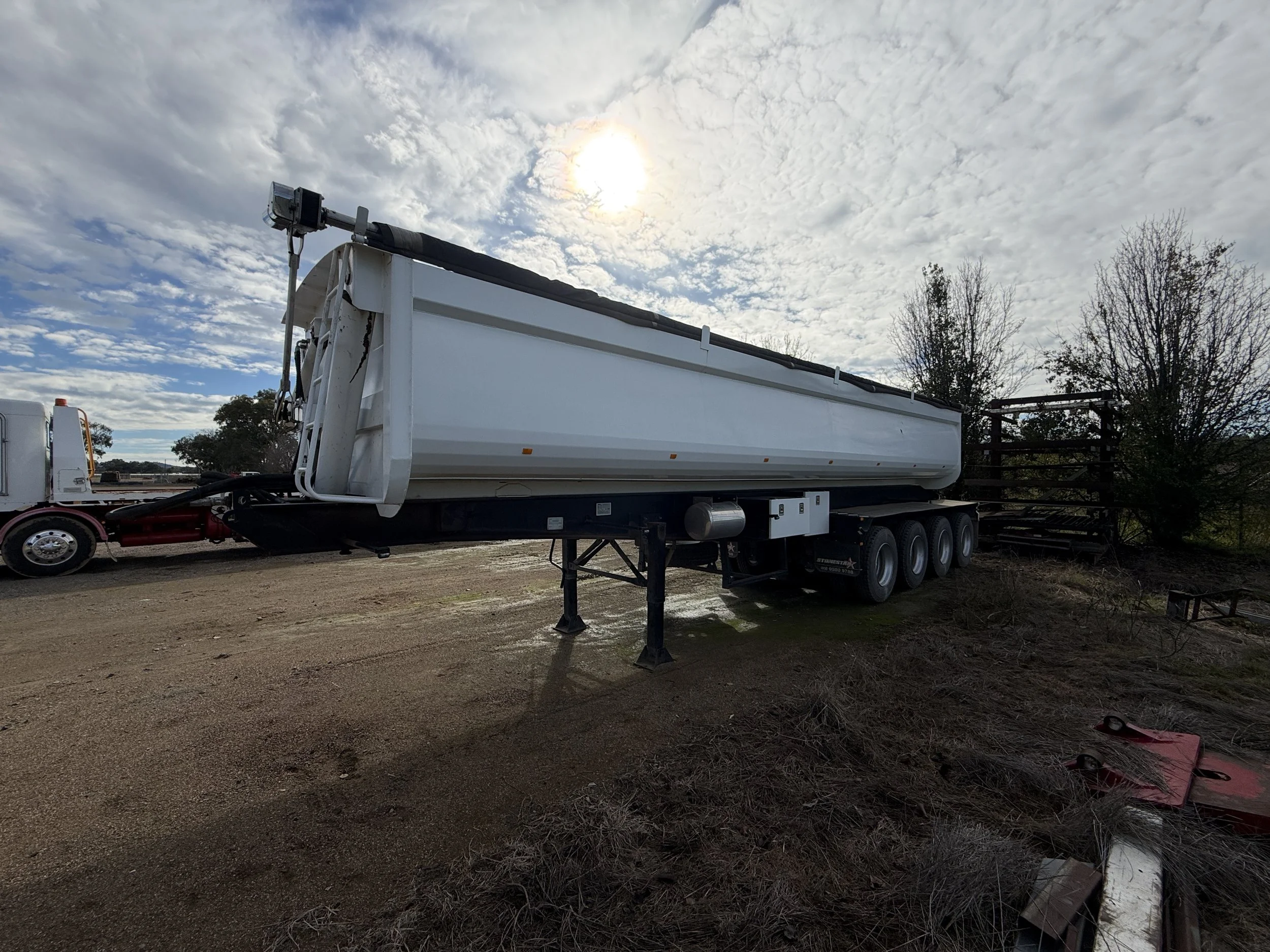 Stonestar Quad Axle Side Tipper image 7