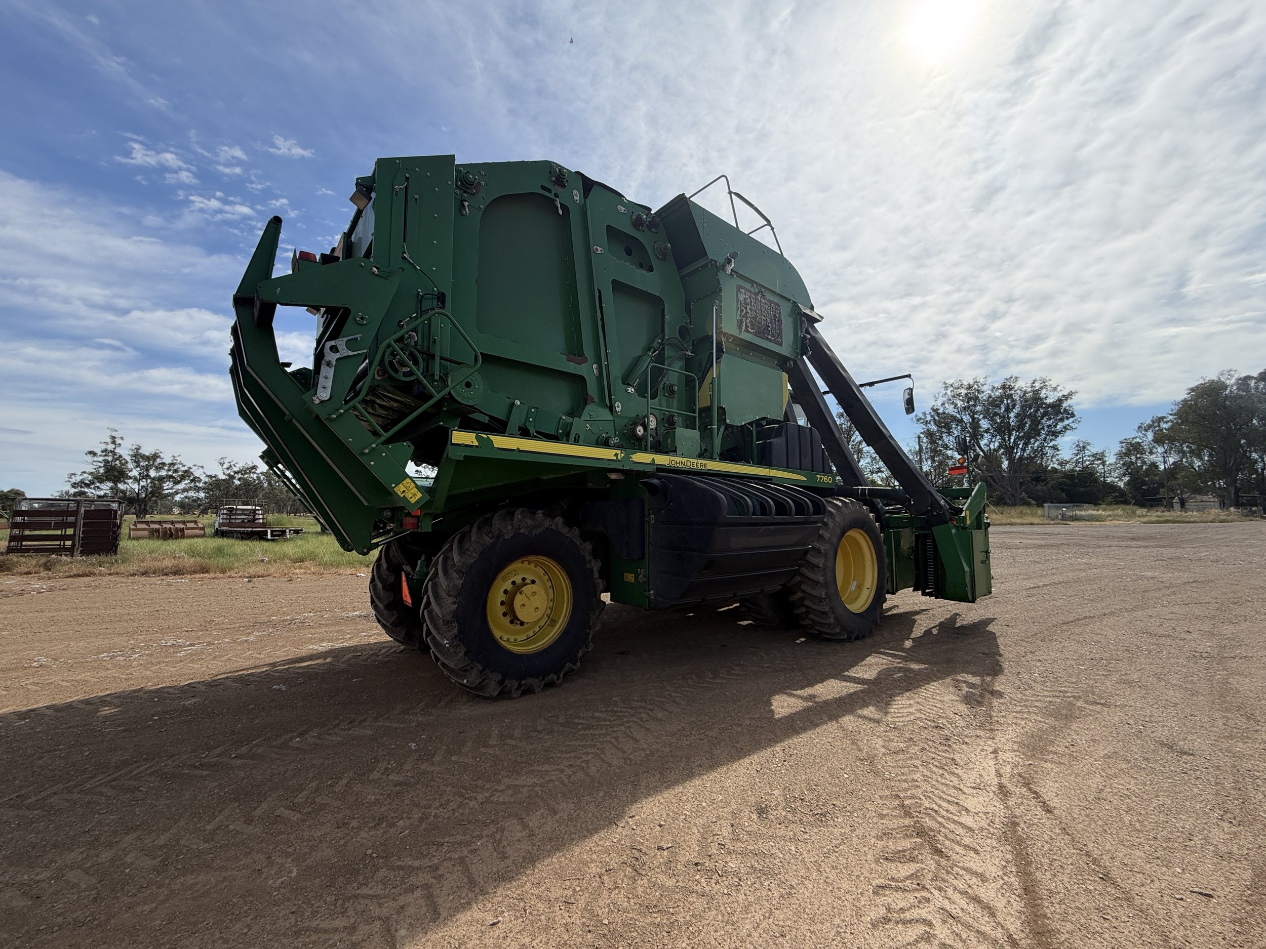 John Deere 7760 Cotton Picker image 6