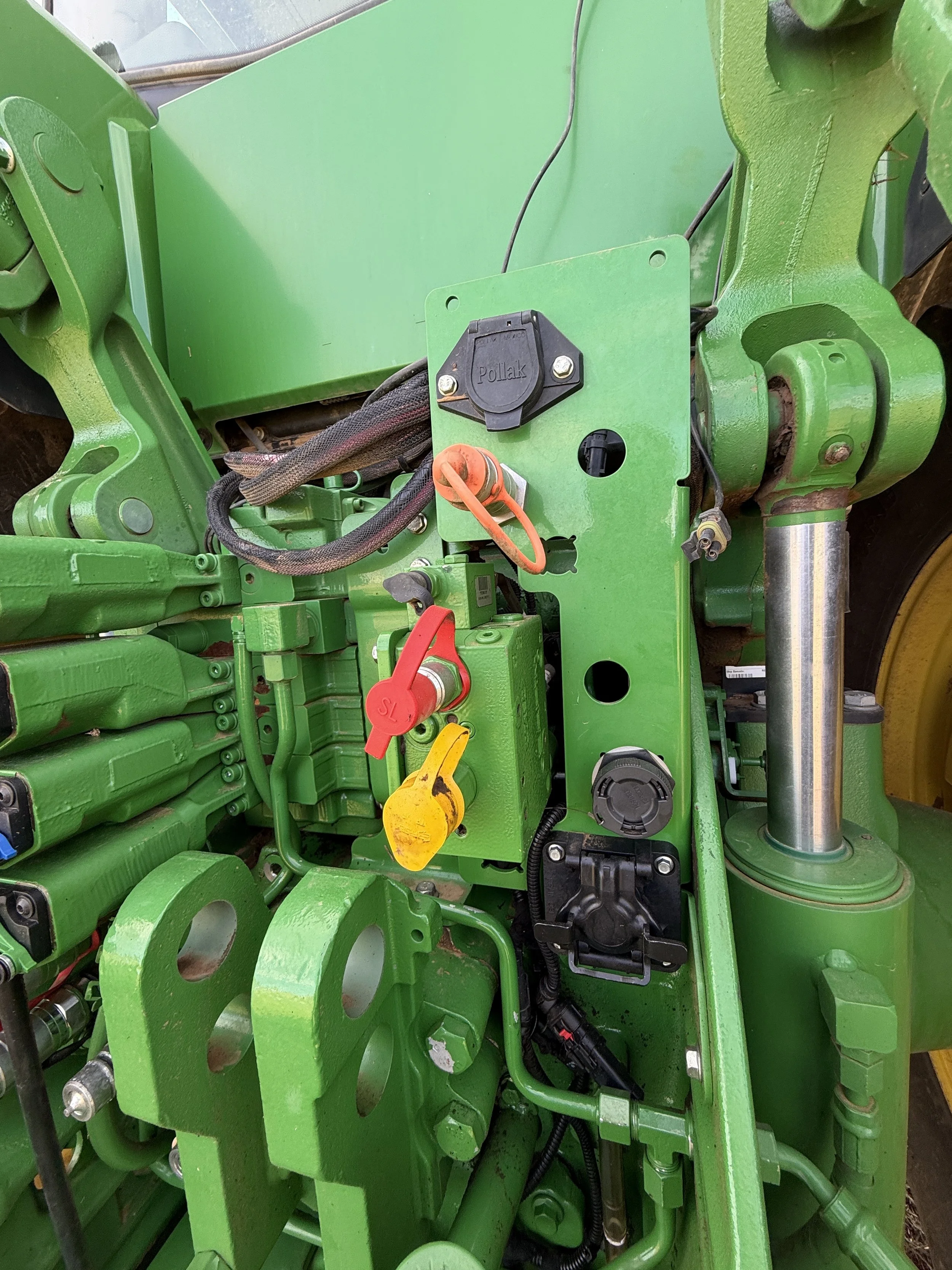 John Deere 8R 280 FWA Tractor image 11
