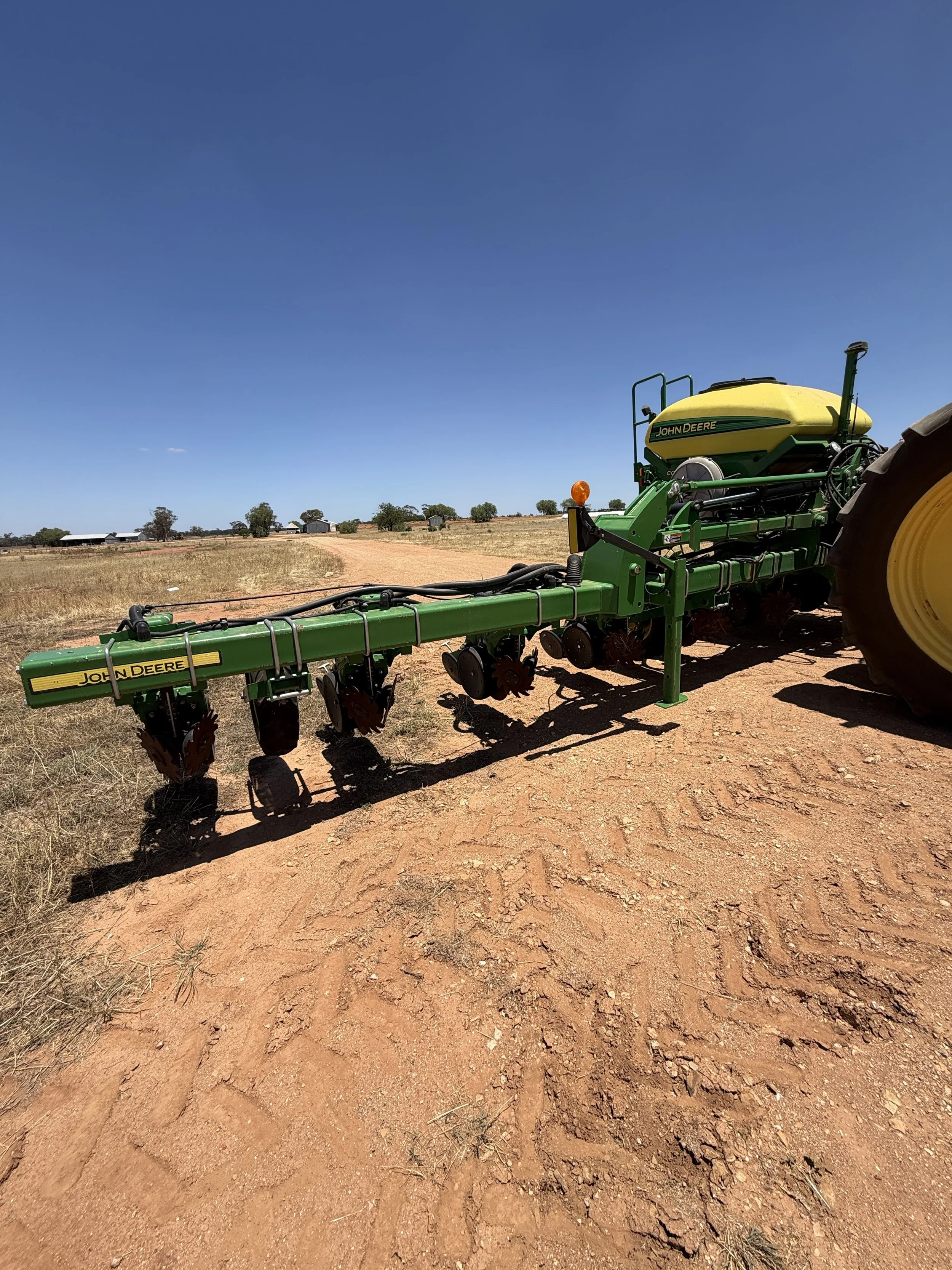 John Deere 1725CCS Stack Fold Planter.