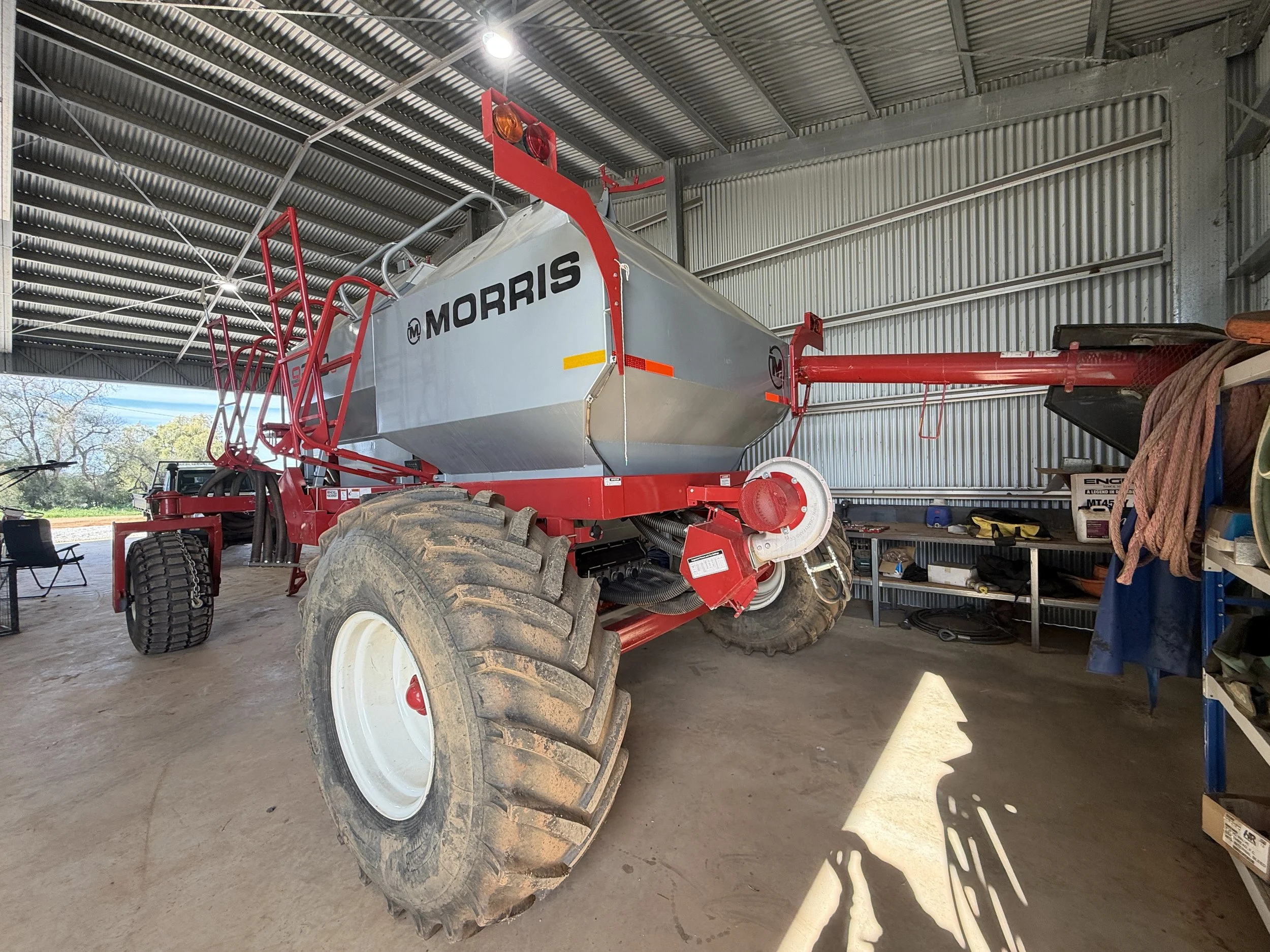 Morris C2 Contour Drill + 9240S Air Cart image 22