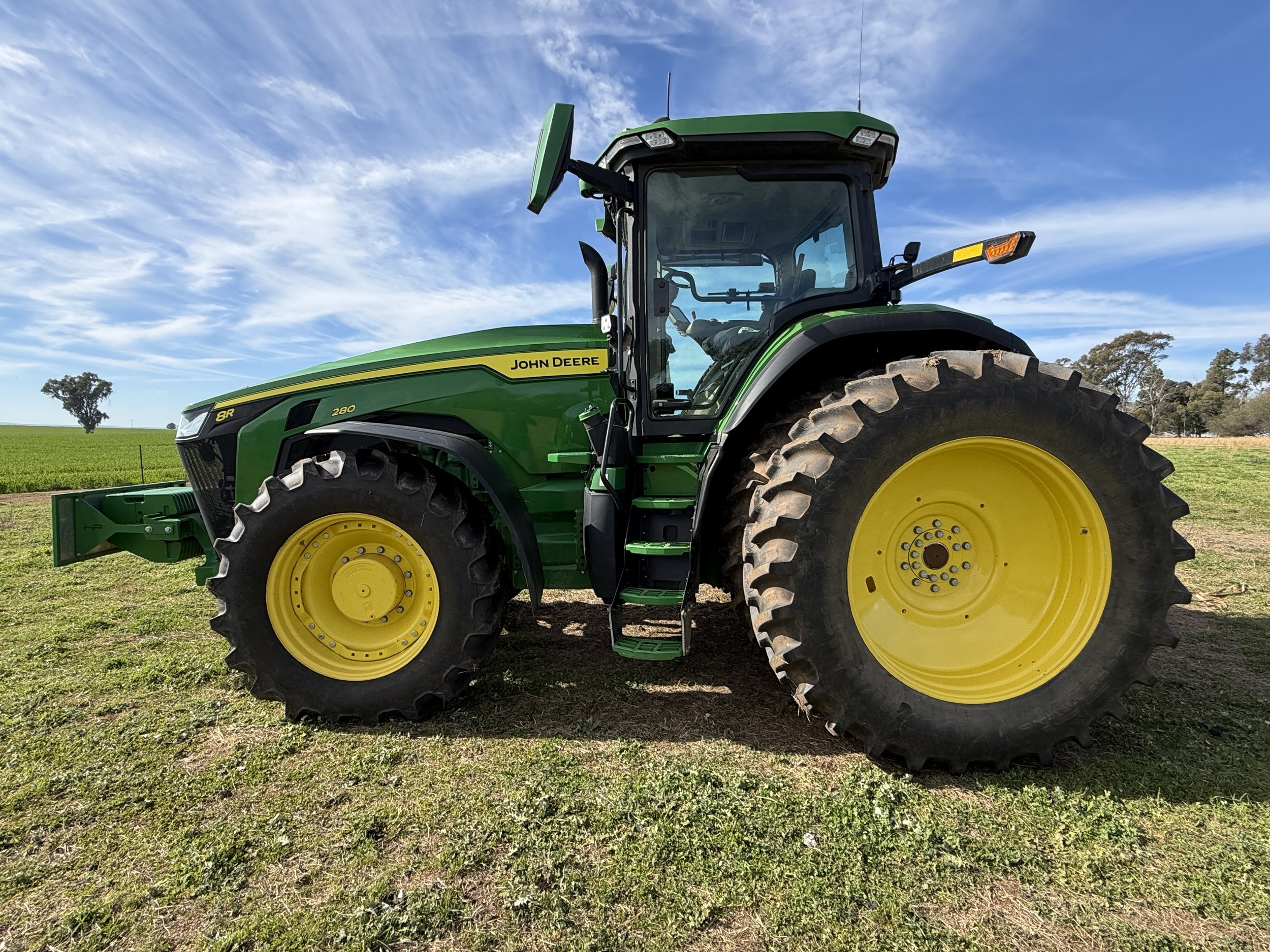 John Deere 8R 280 FWA Tractor image 6