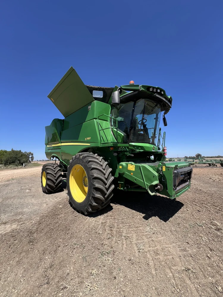 John Deere S780 Combine + 740D with Trailer for sale at Midstate Machinery Brokers