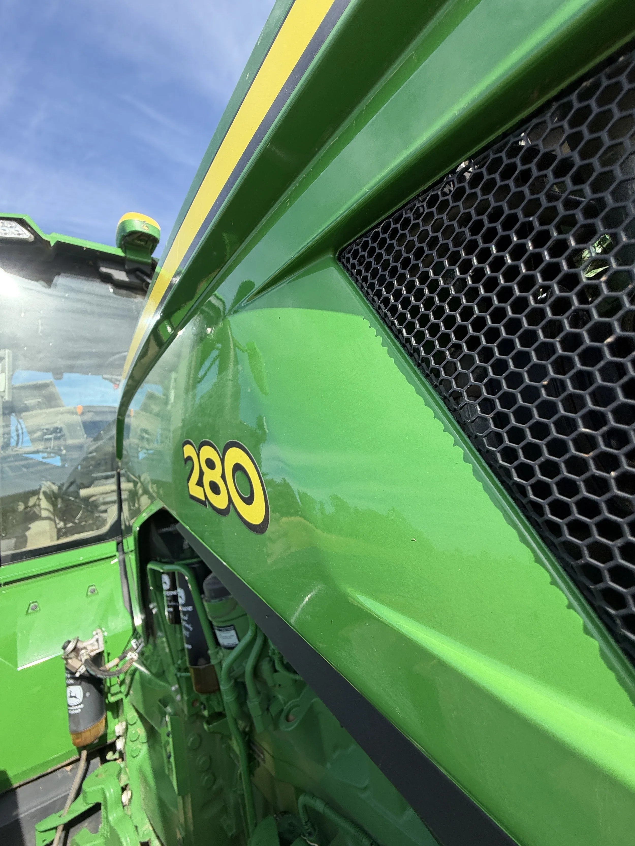 John Deere 8R 280 FWA Tractor image 9