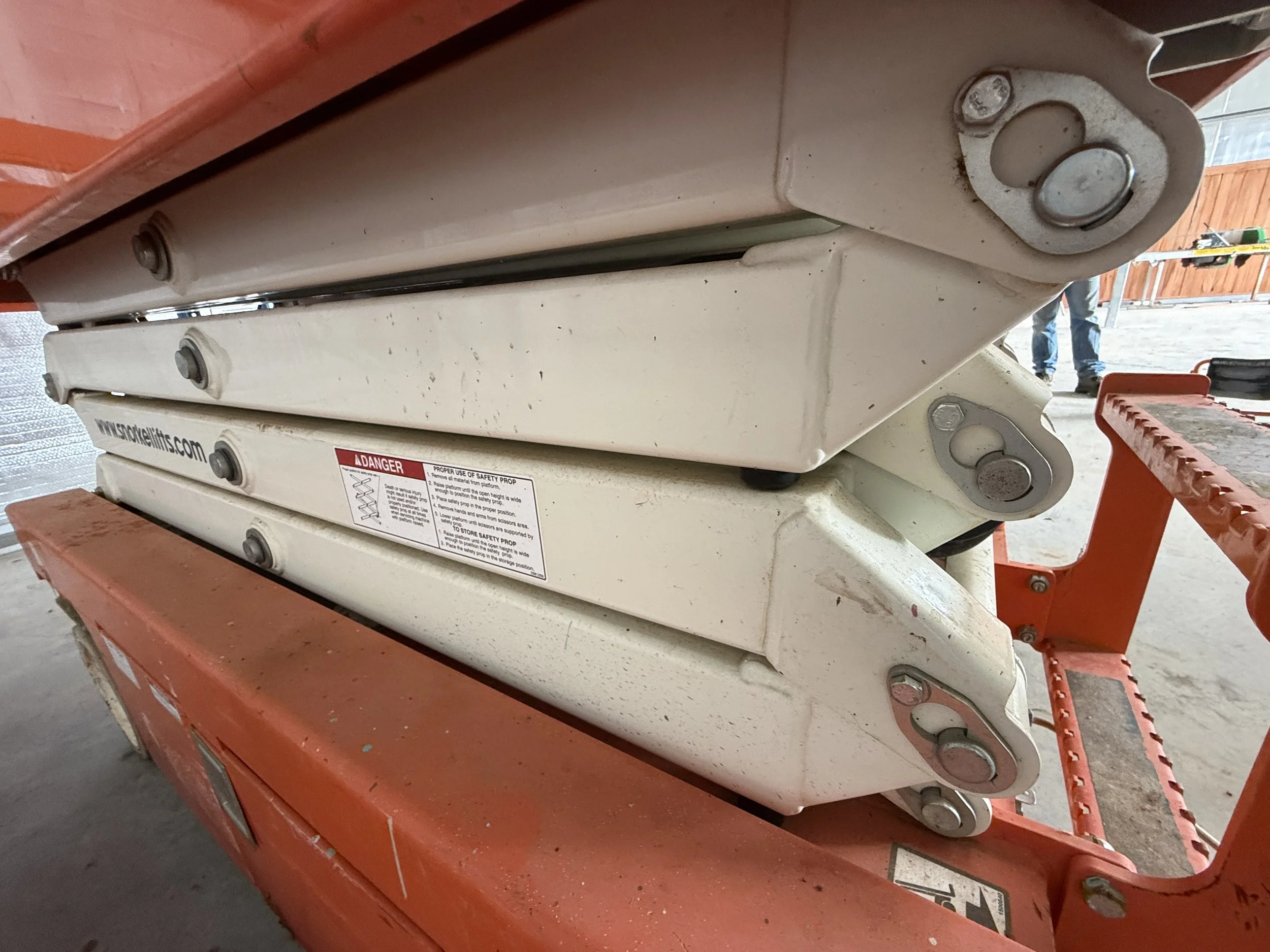 Snorkel 3219E Electric Scissor Lift image 13
