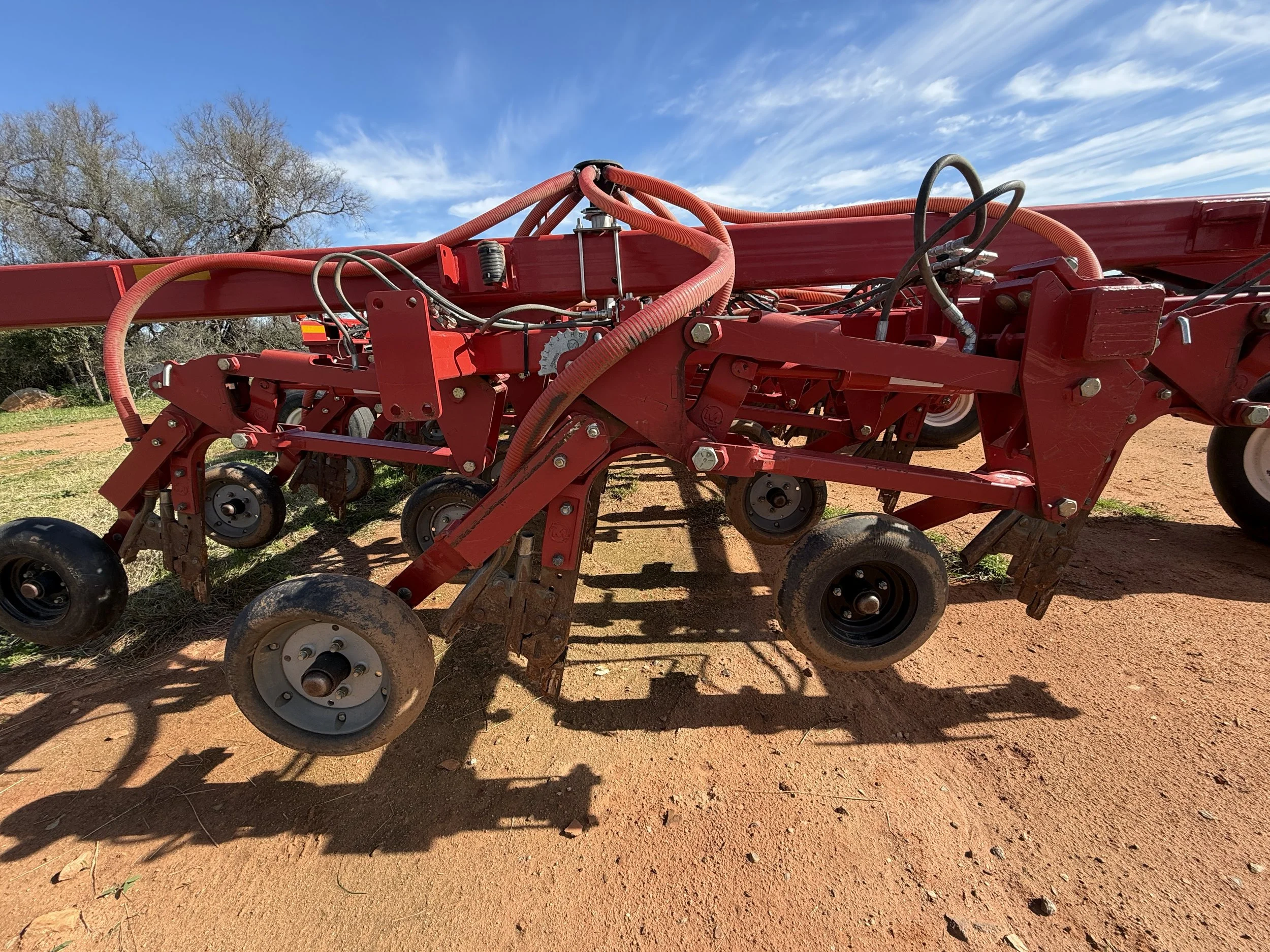 Morris C2 Contour Drill + 9240S Air Cart image 16